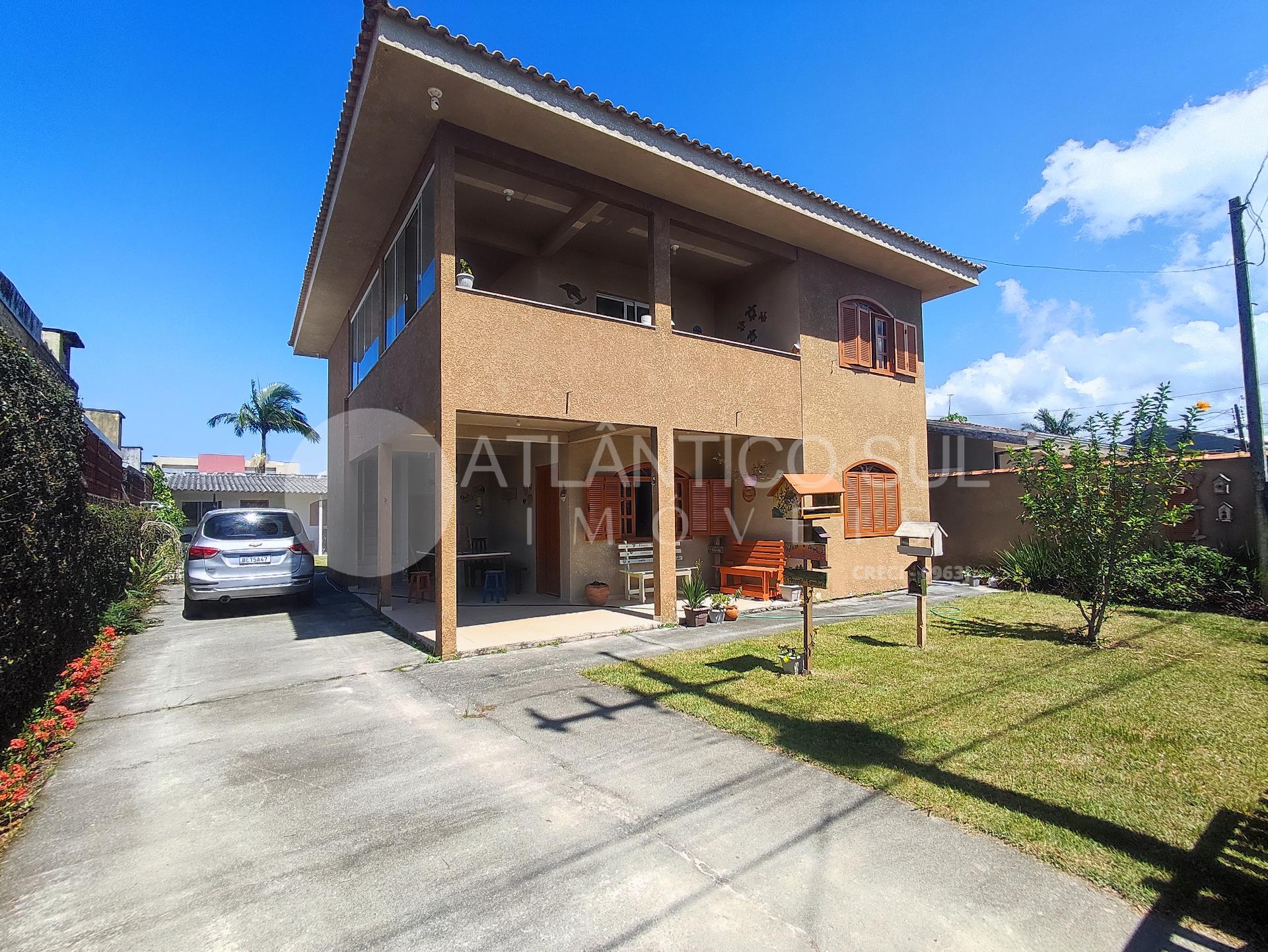 Sobrado à venda, 200 metros do mar,  GAIVOTAS, MATINHOS - PR