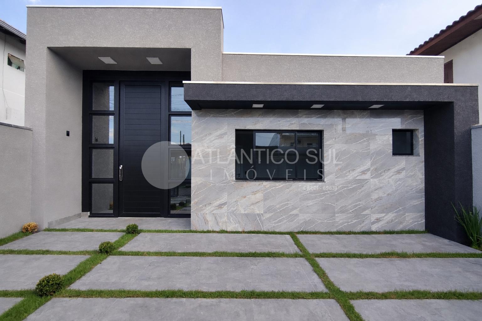 Casa, a 250 metros em  Praia de Leste, PONTAL DO PARANA - PR