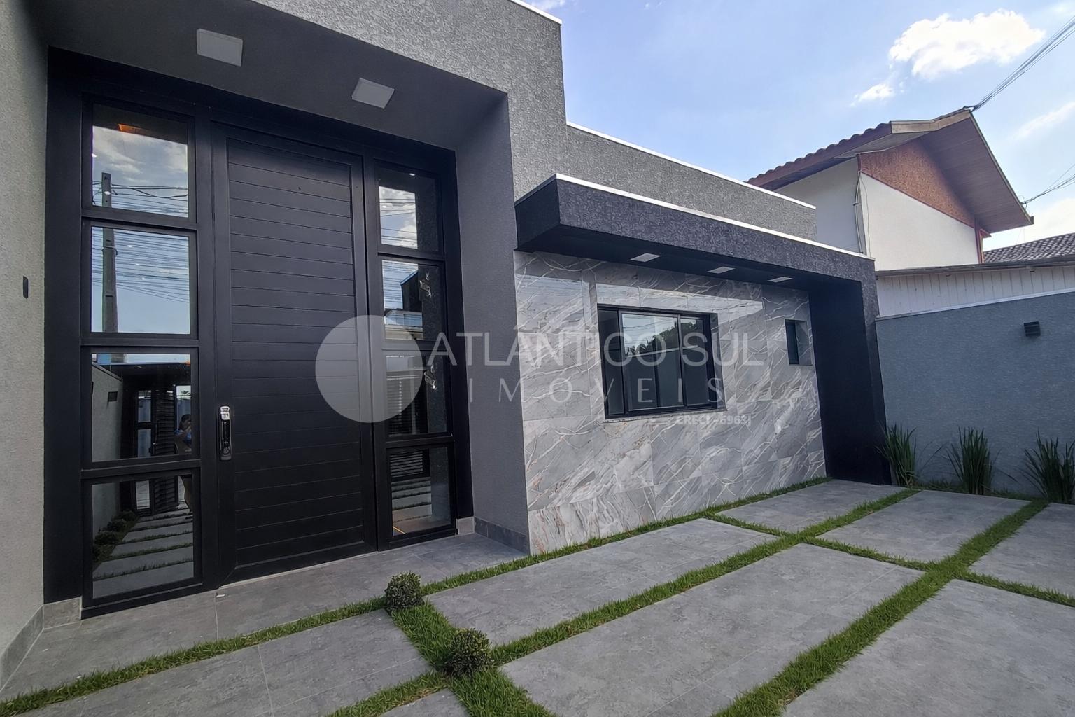 Casa, a 250 metros em  Praia de Leste, PONTAL DO PARANA - PR