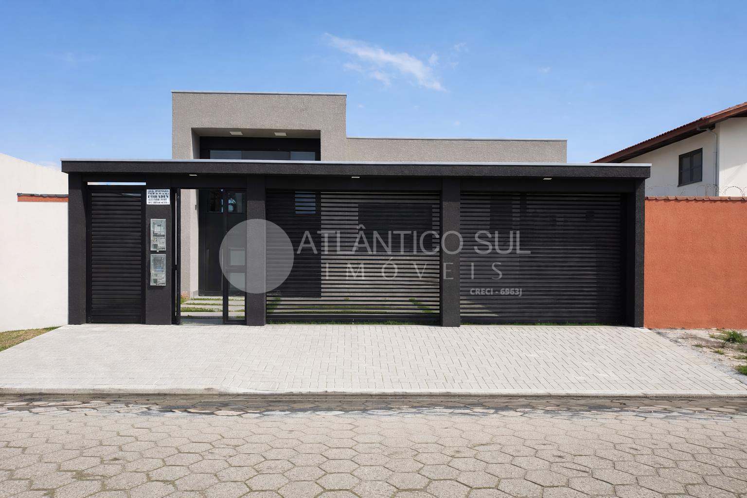 Casa, a 250 metros em  Praia de Leste, PONTAL DO PARANA - PR