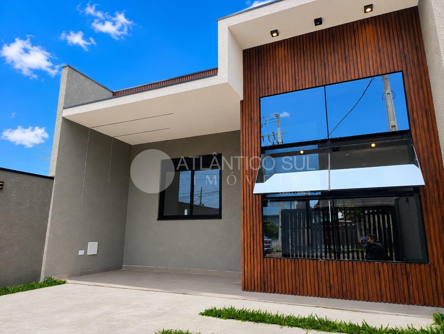 Casa moderna de alto padrão á venda na praia de Shangri-la