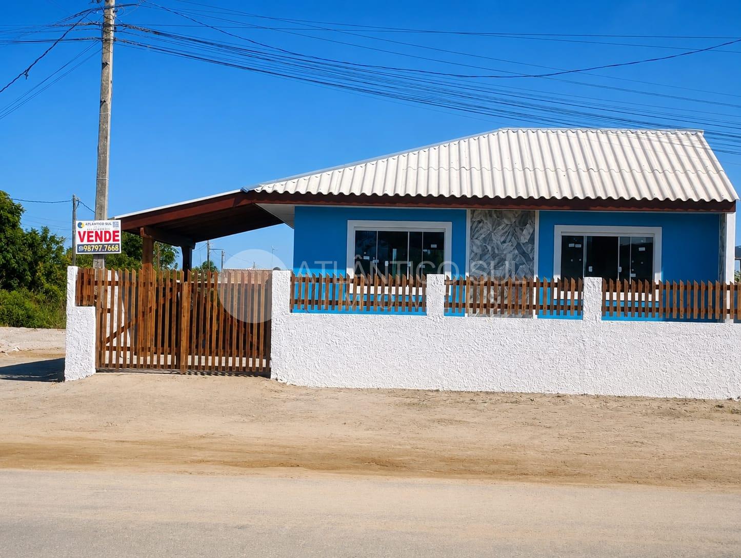 Casa de esquina na Praia de Leste - Pontal do Paraná.