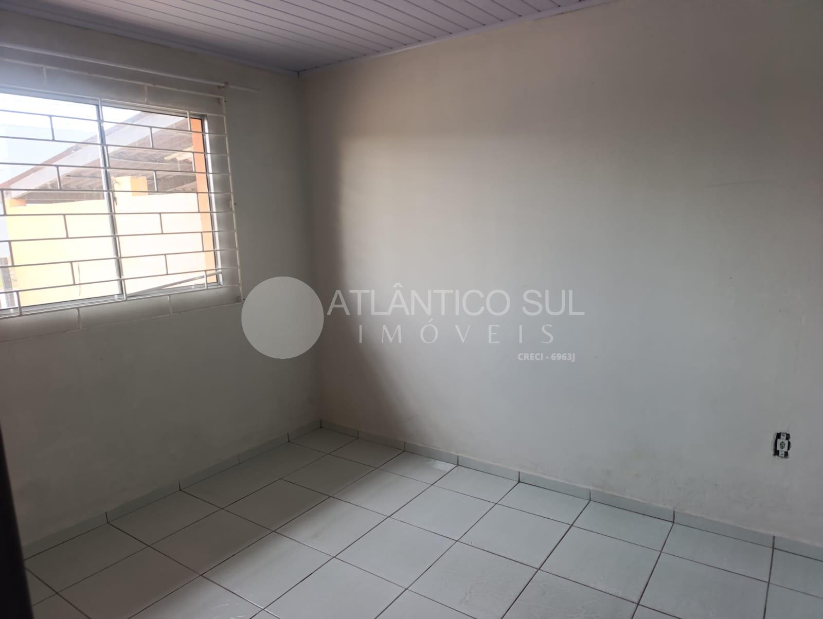 Casa á venda com preço especial na praia de Santa Terezinha- PR
