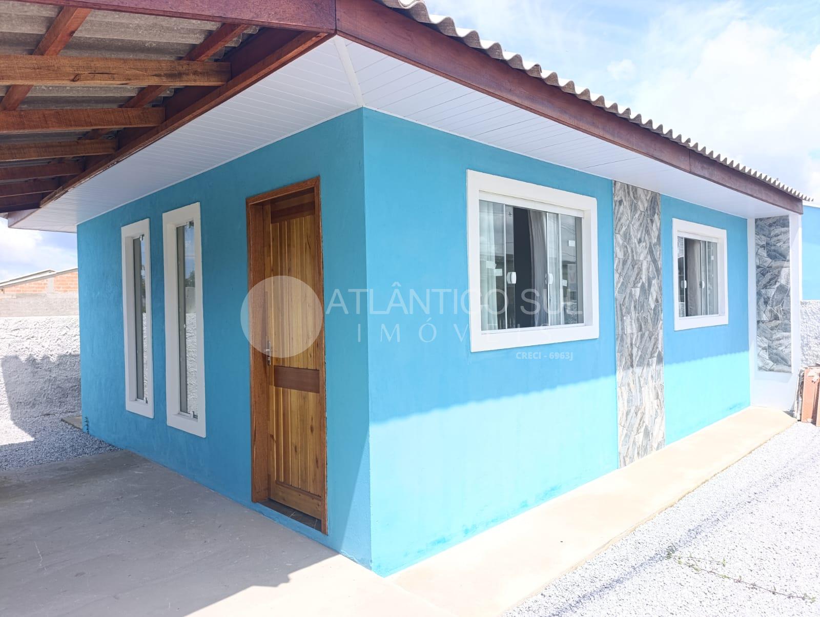 Casa á venda de esquina na Praia de Leste - Pontal do Paraná.