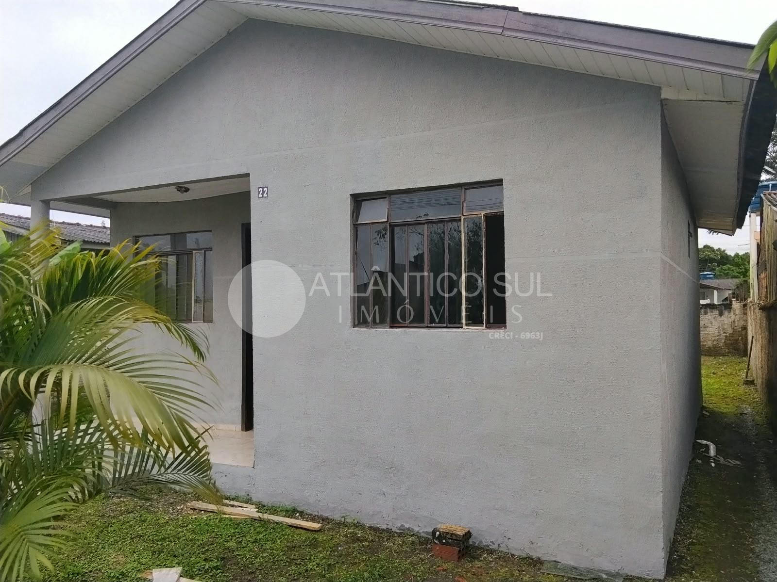 Casa à venda com terreno grande em região de moradores-Matinho...