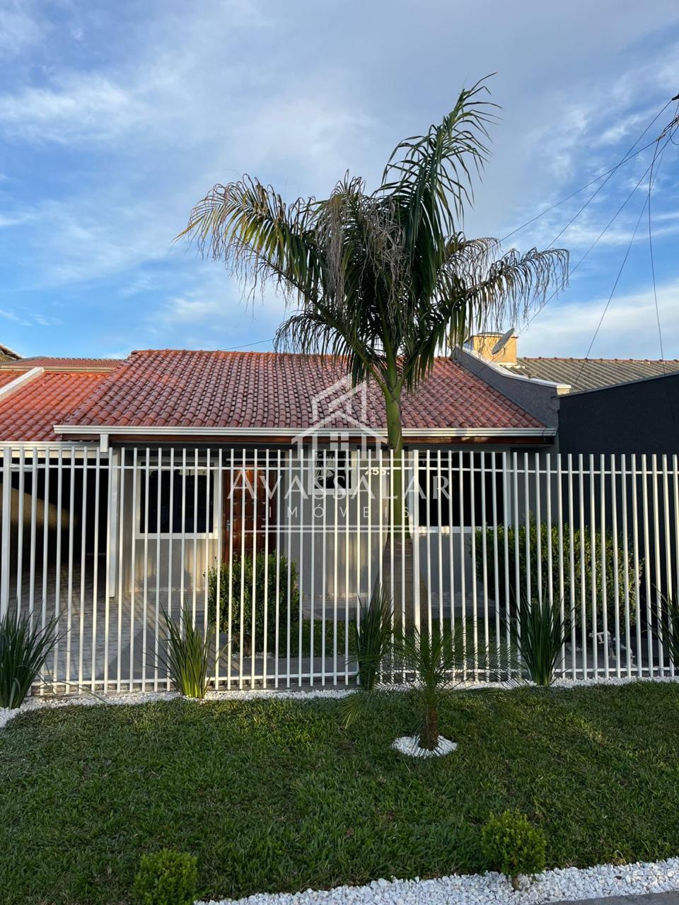 Casa com 3 dormit?rios, um deles sendo S?ite no bairro  Igua?u...