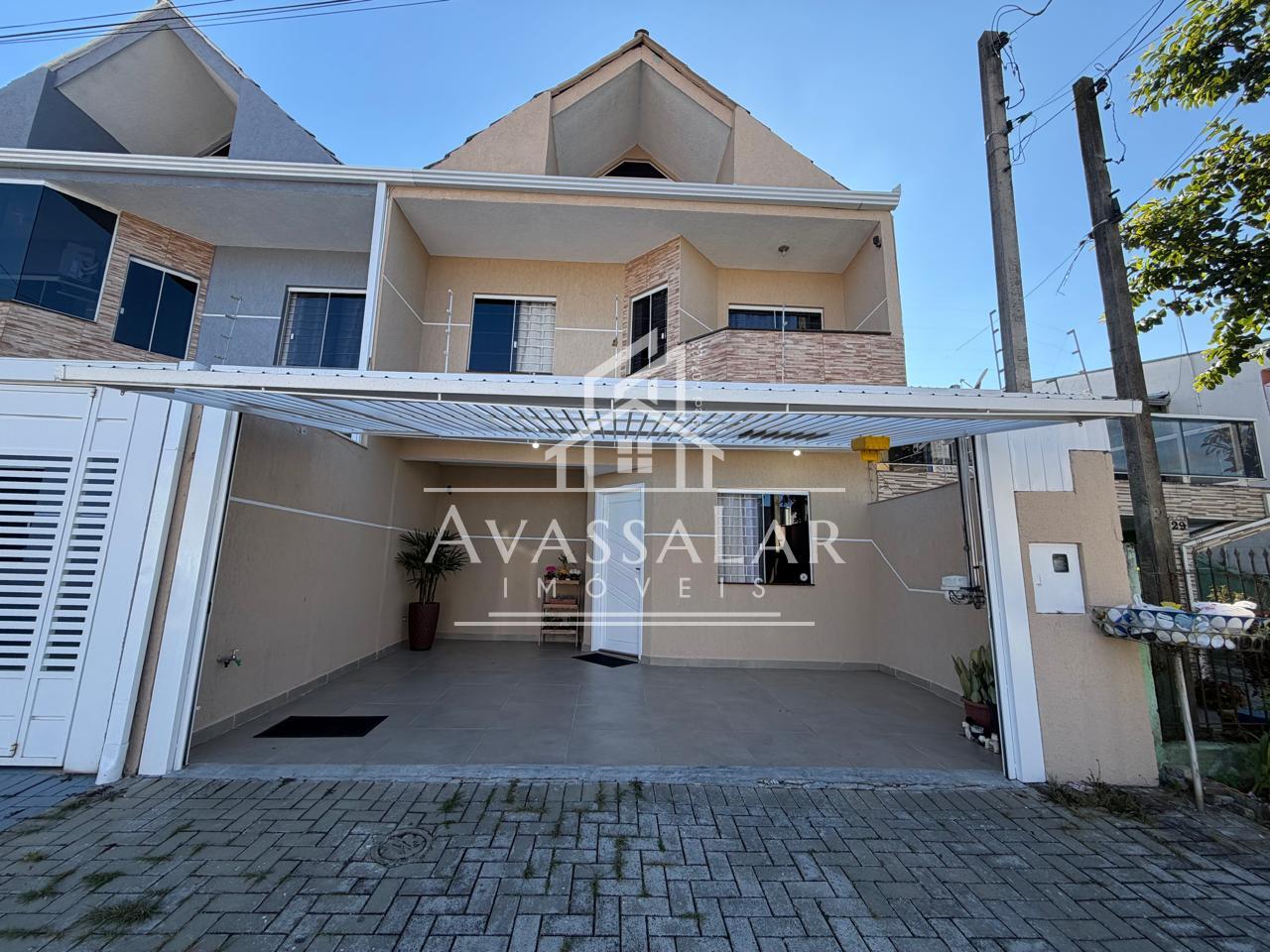 Sobrado Triplex com 3 Dormit?rios ? Venda no S?tio Cercado - C...