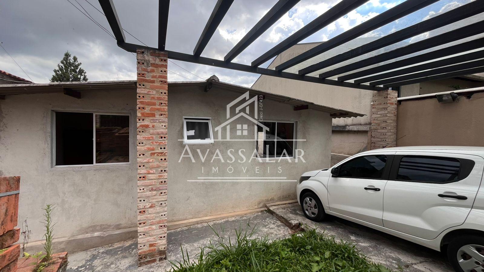 Casa para loca??o com 2 dormit?rios no bairro Pinheirinho - Cu...