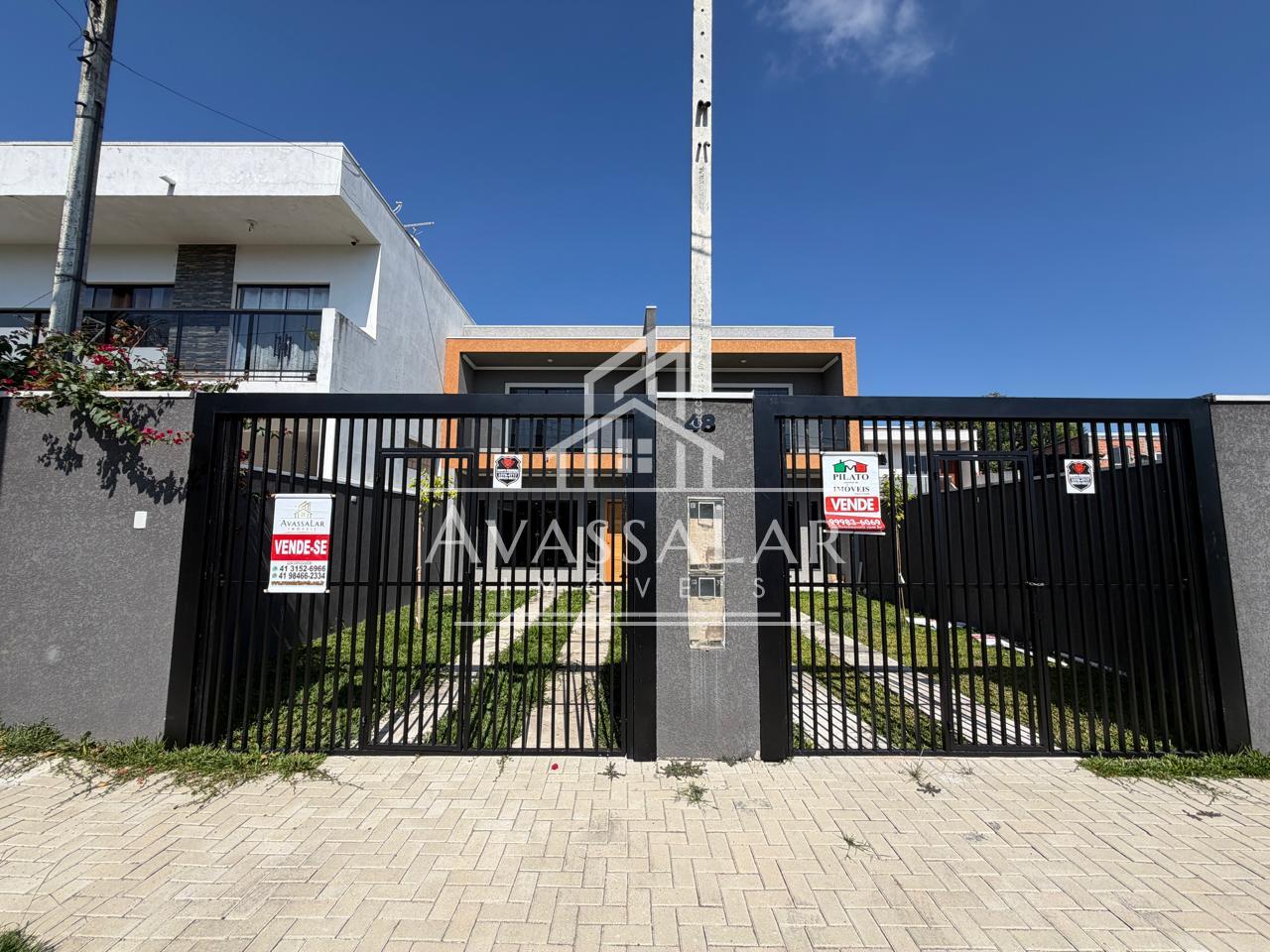 Sobrado com 3 dormit?rios, sendo 1 su?te ? venda no Pinheirinh...