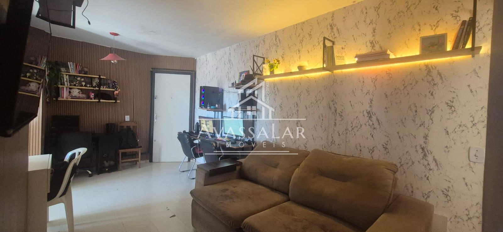 Apartamento com 2 dormit?rios e sacada ? venda - S?tio Cercado...
