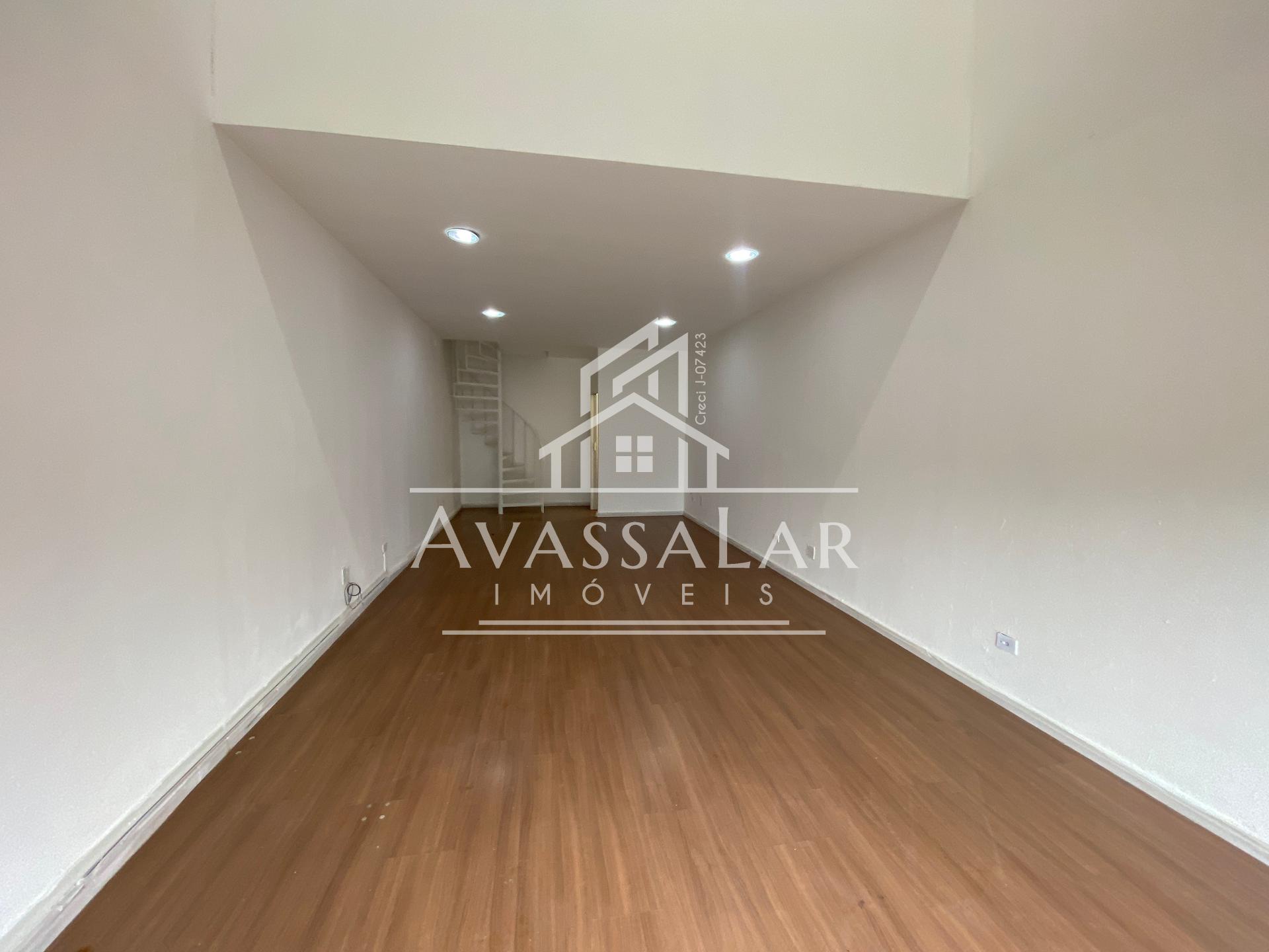 Sala Comercial para Loca??o com Mezanino, Rua Tijucas do Sul -...