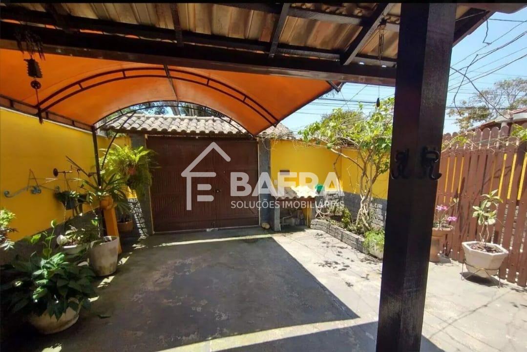 Duas casas à venda, por R 580.000,00 com 5 quartos, sendo 2 su...