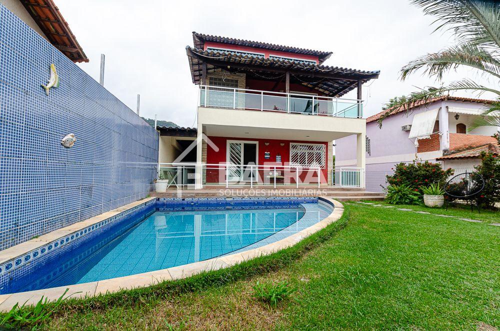 Casa ? Venda, por R 790.000,00 com 4 quartos, sendo 1 su?te, I...