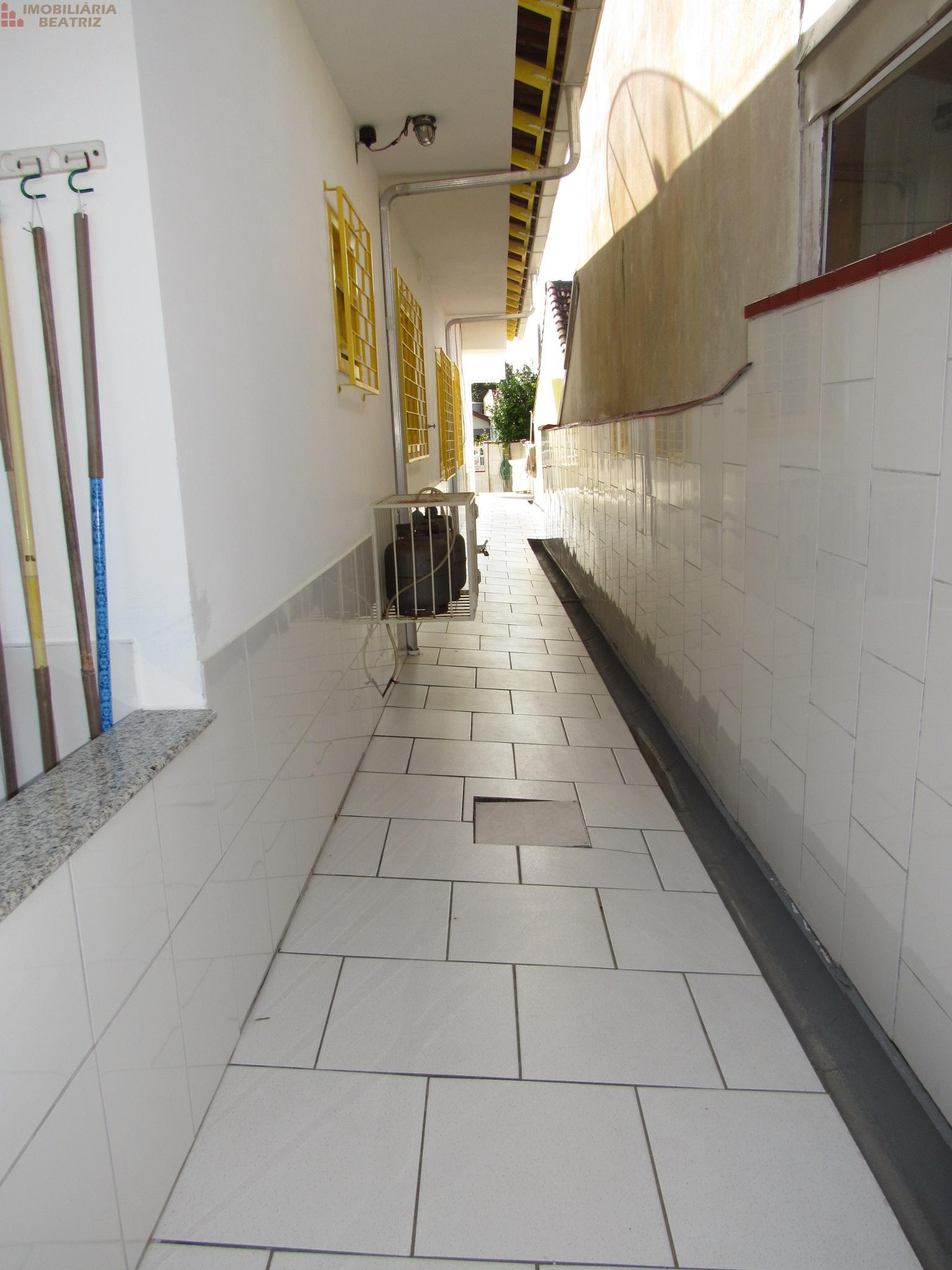 Corredor lateral direito