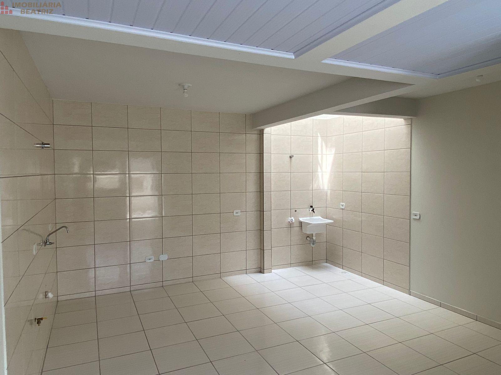 SOBRADO COM TRÊS DORMITÓRIOS, LOCALIZADO NO CENTRO DA PENHA - SC.