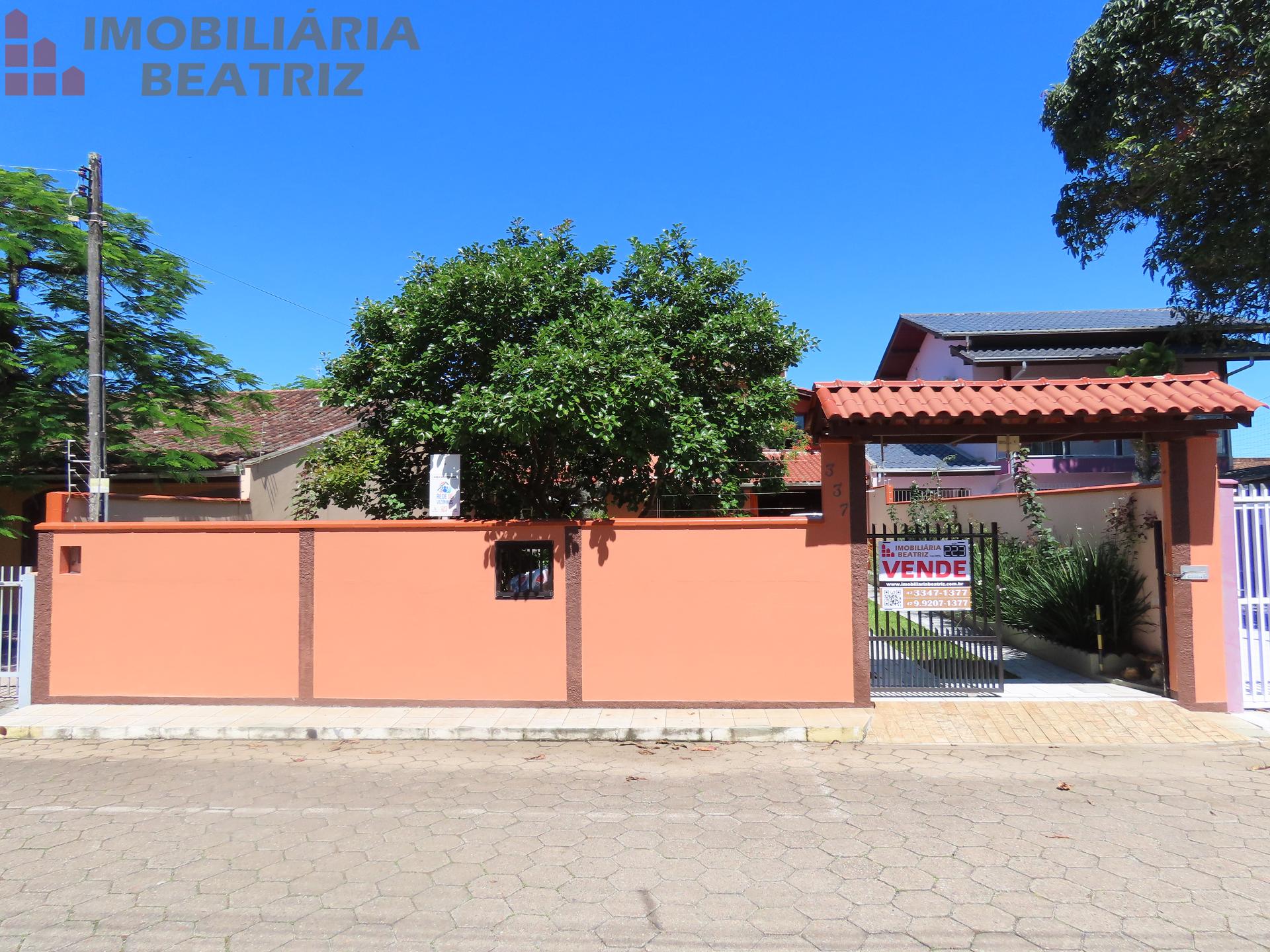 SOBRADO MOBILIADO  VENDA NO CENTRO DE PENHA SC.