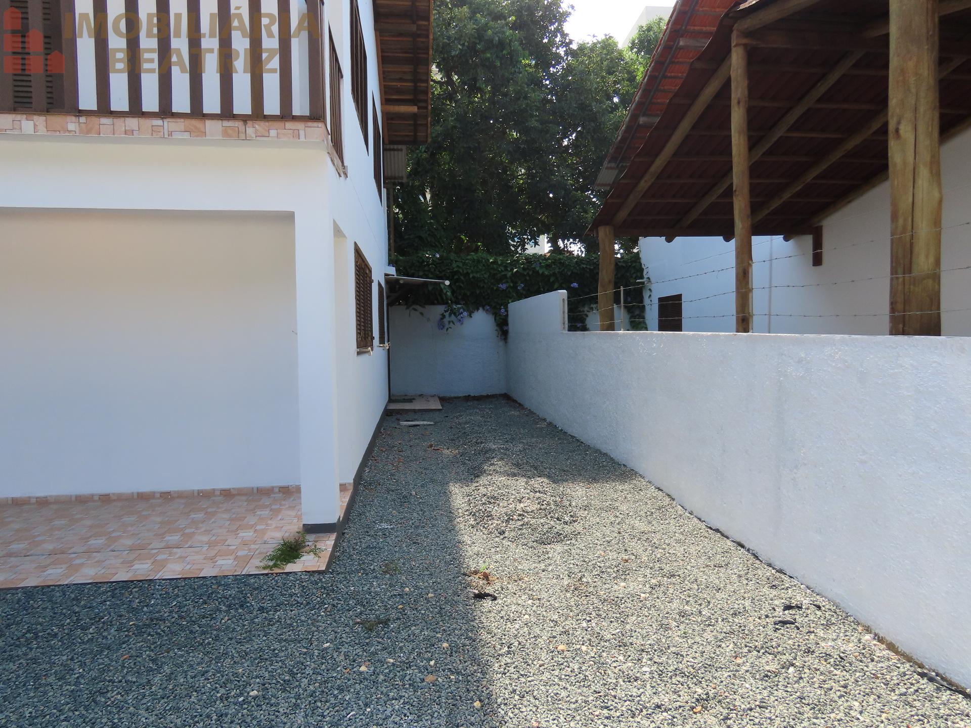 Lateral da casa