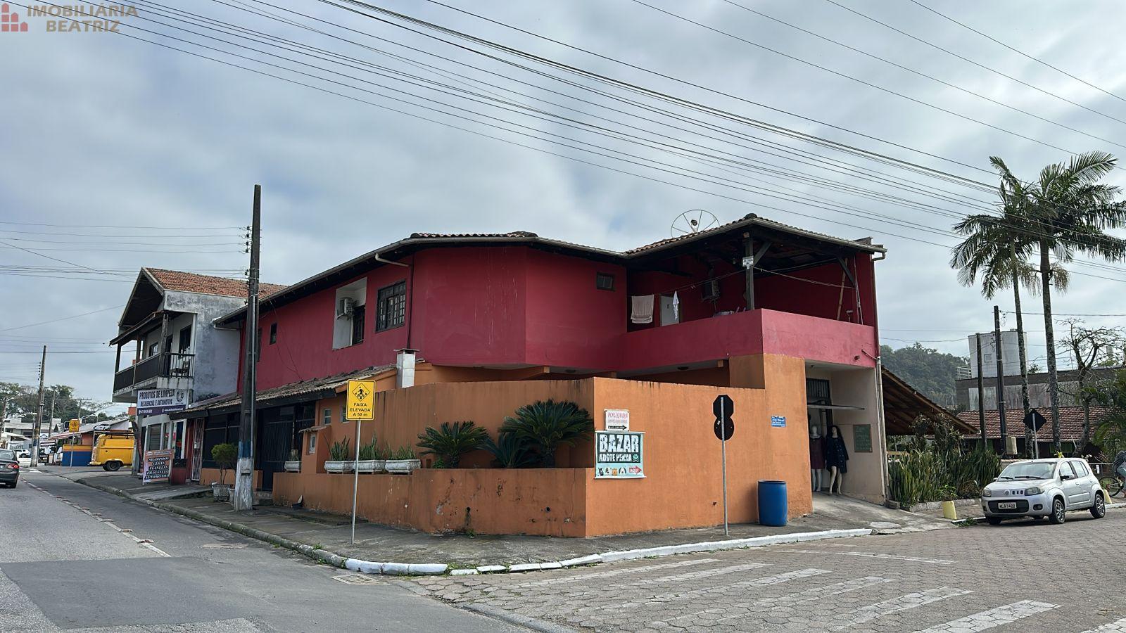 SOBRADO CENTRO DE PENHA - SC.