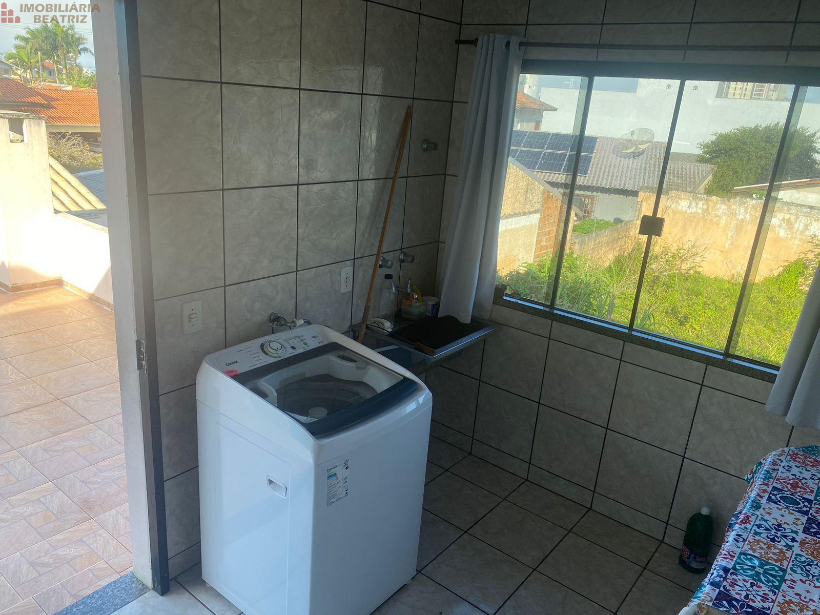 APARTAMENTO COM 02 DORMITÓRIOS PARA LOCAÇÃO NO CENTRO DE PENHA...