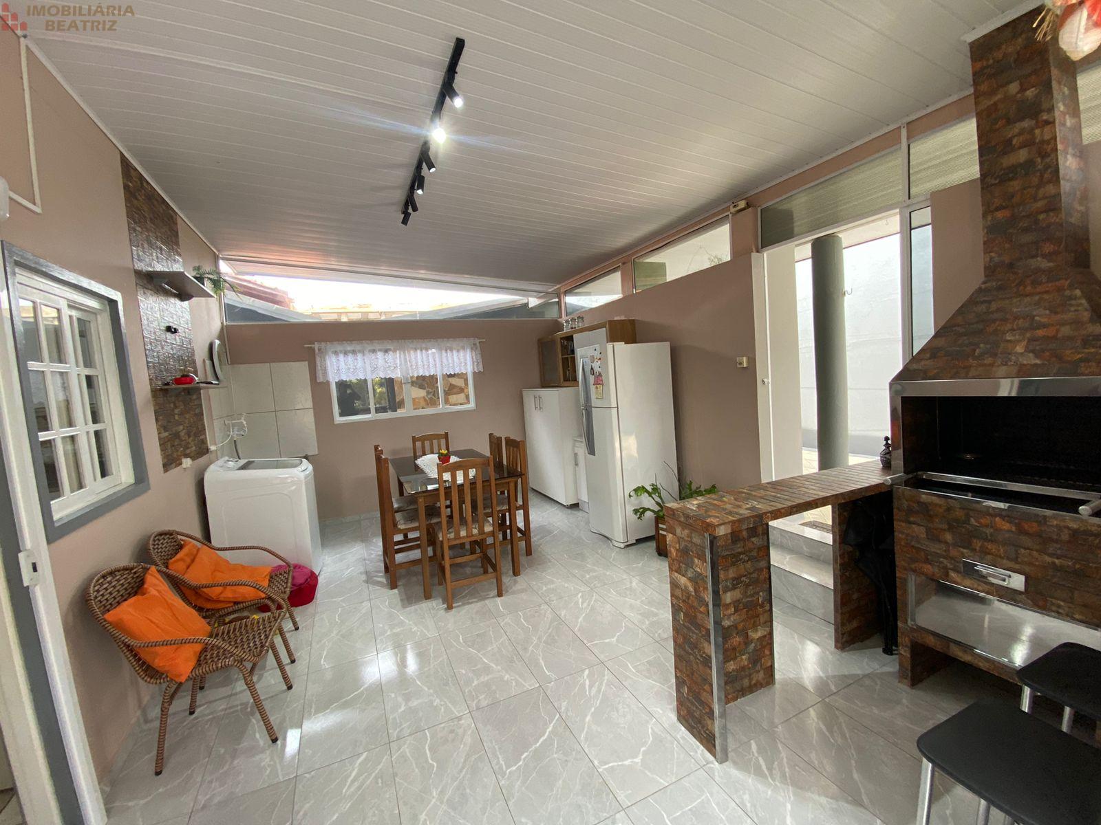 CASA A VENDA, NO CENTRO DE PENHA SC