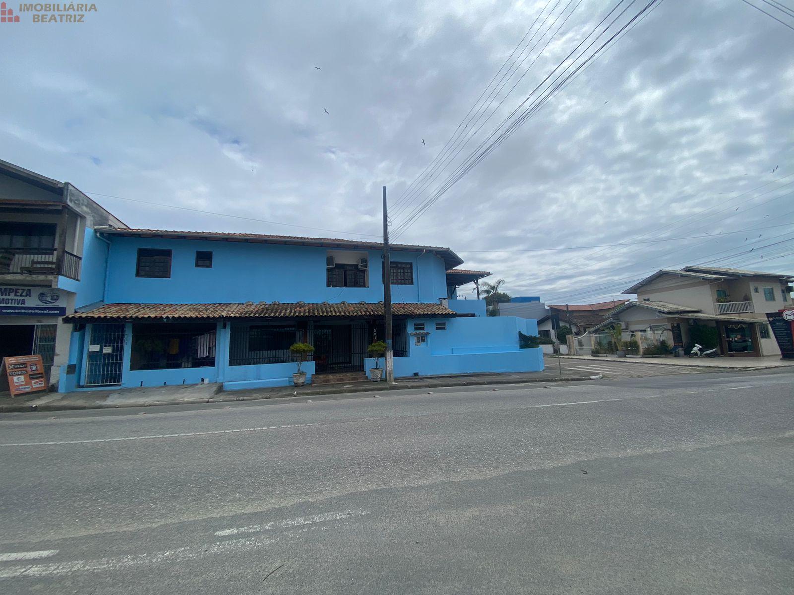 SOBRADO CENTRO DE PENHA - SC.
