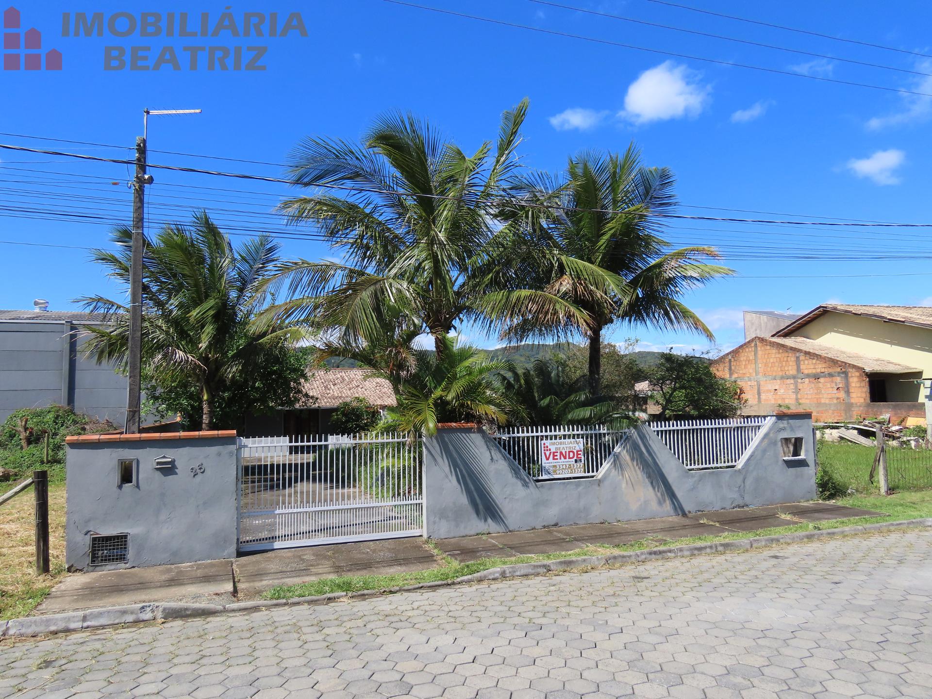 CASA À VENDA NO CENTRO DE PENHA SC