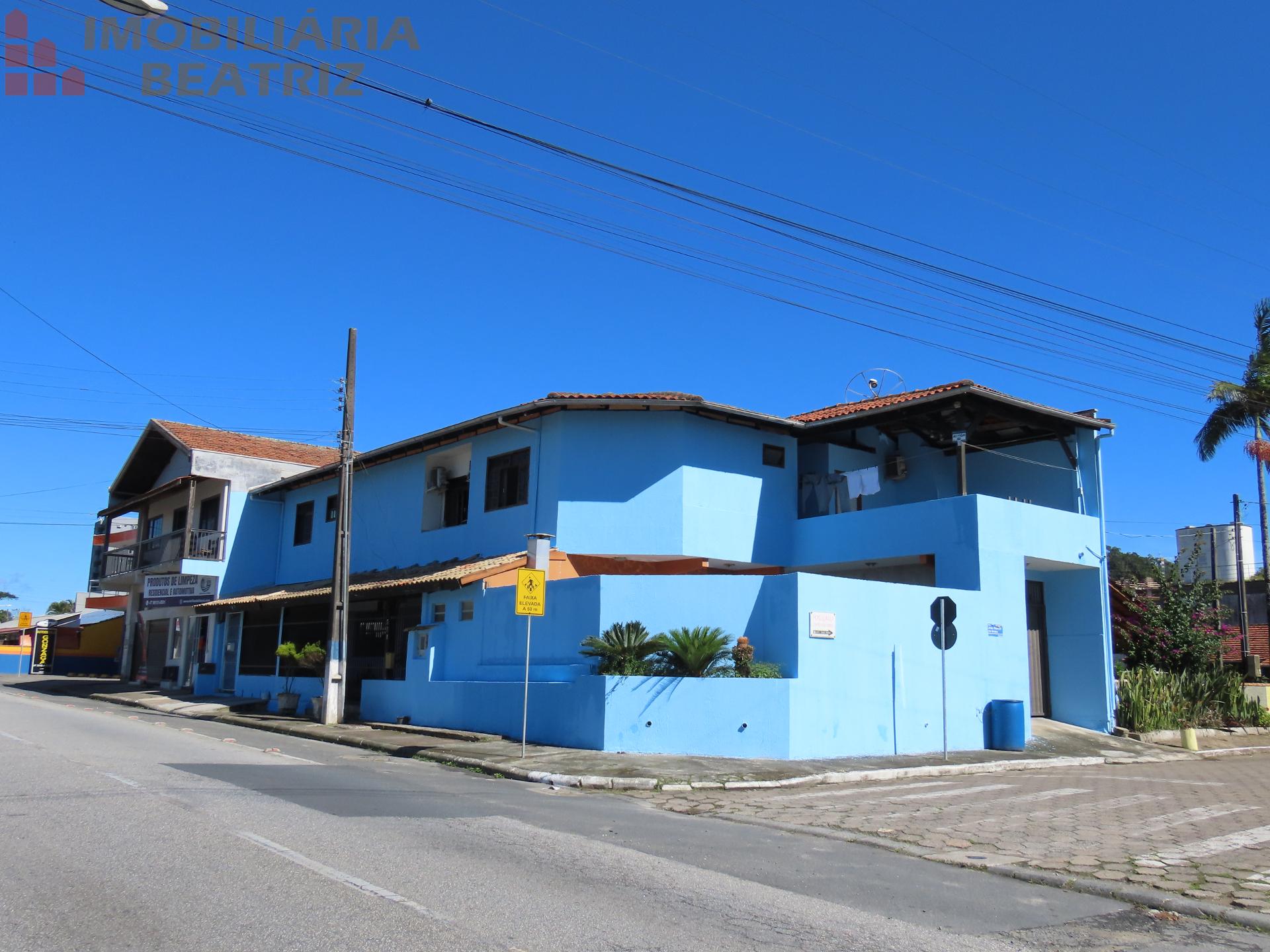 SOBRADO CENTRO DE PENHA - SC.