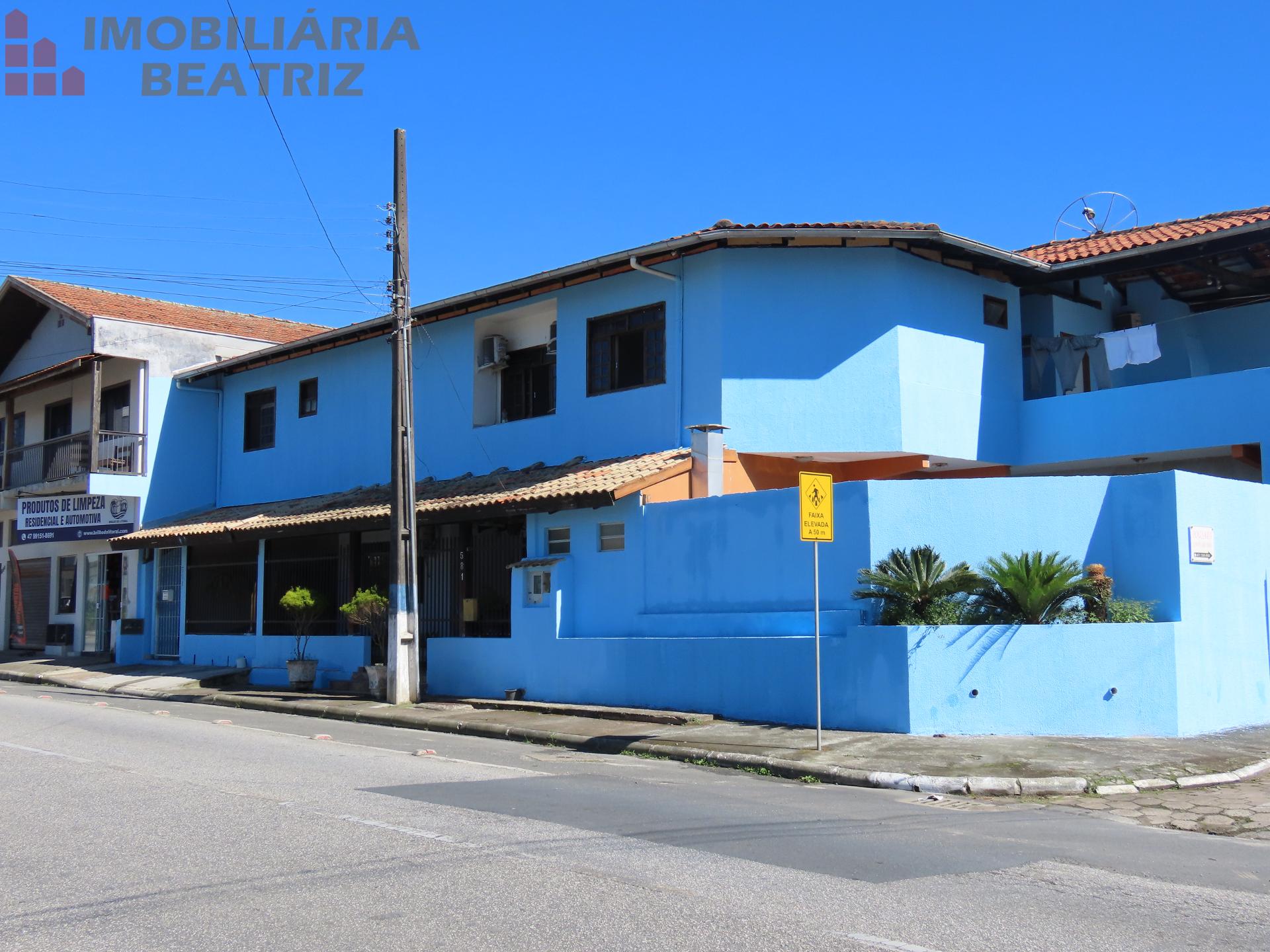 SOBRADO CENTRO DE PENHA - SC.