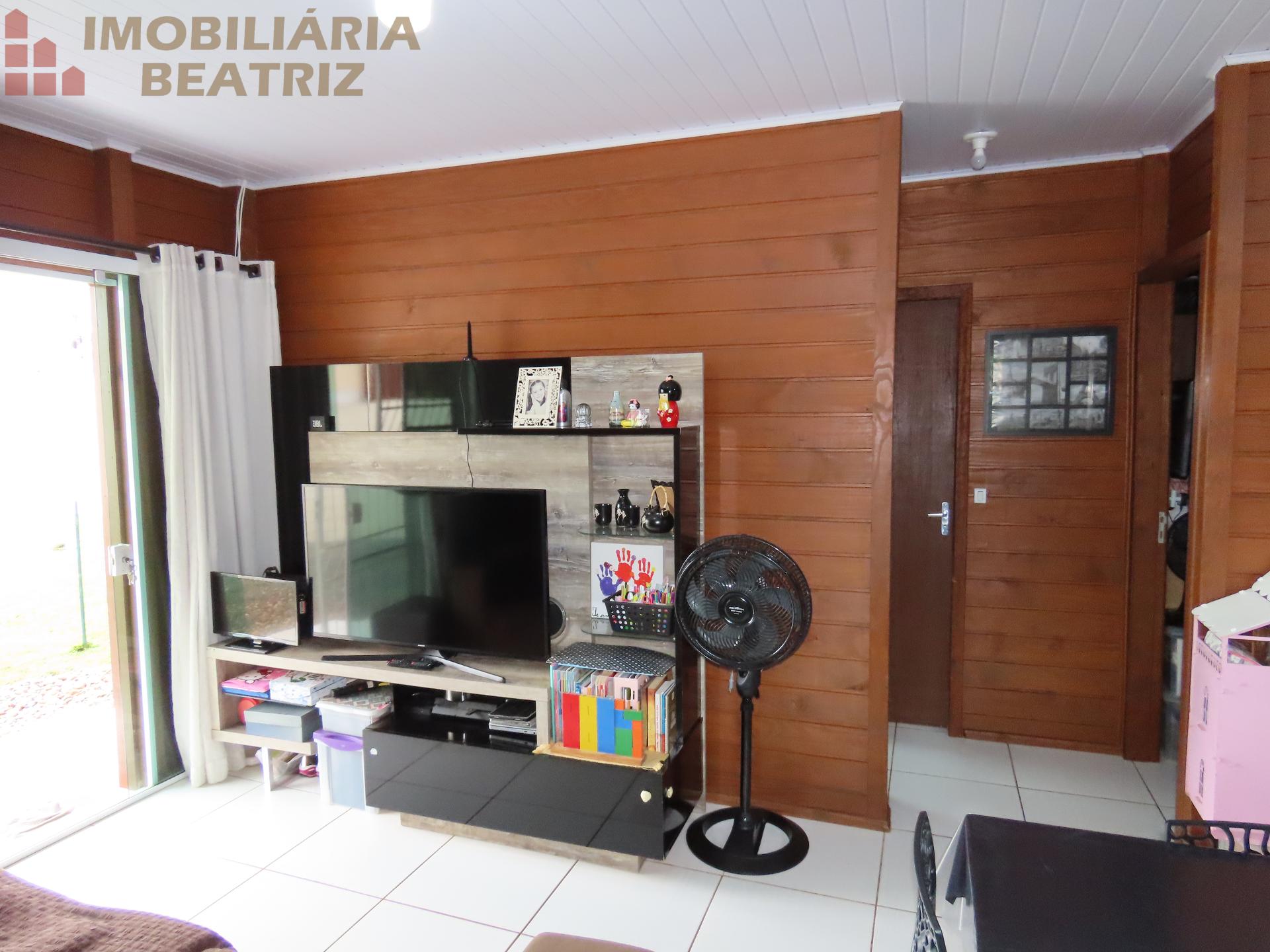 CASA A VENDA NO CENTRO DE PENHA SC.