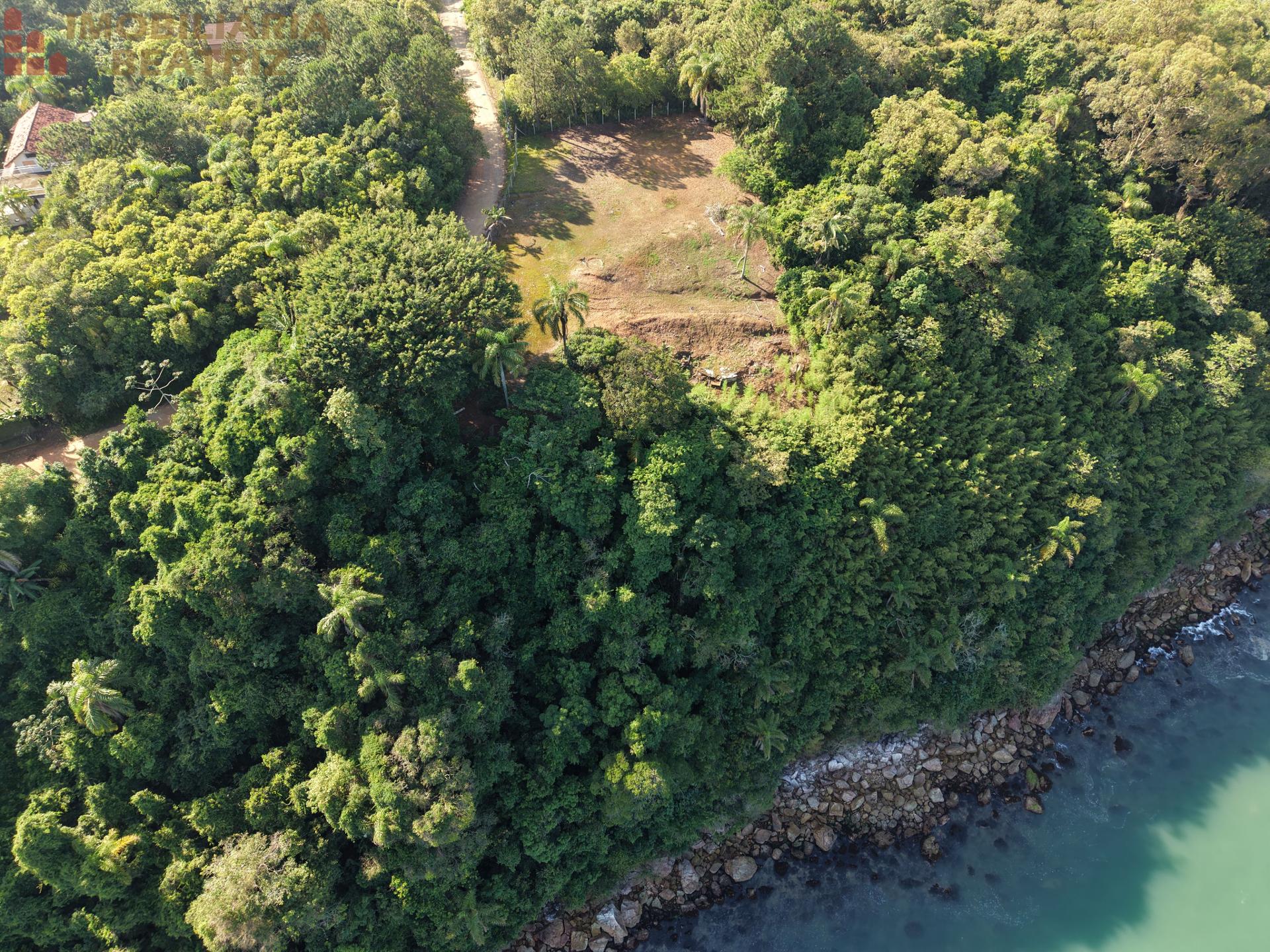 ÁREA Á VENDA NO BAIRRO ARMAÇÃO, PENHA SC.