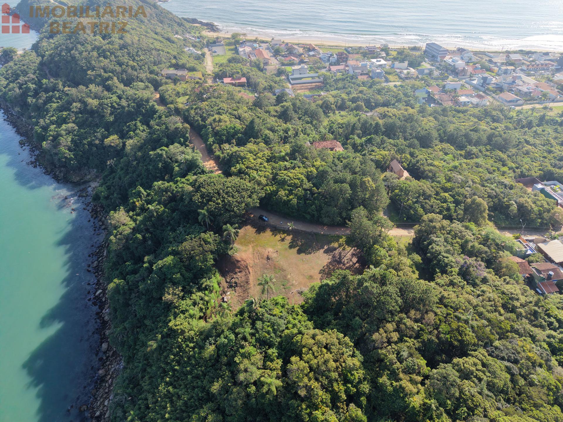 ÁREA Á VENDA NO BAIRRO ARMAÇÃO, PENHA SC.