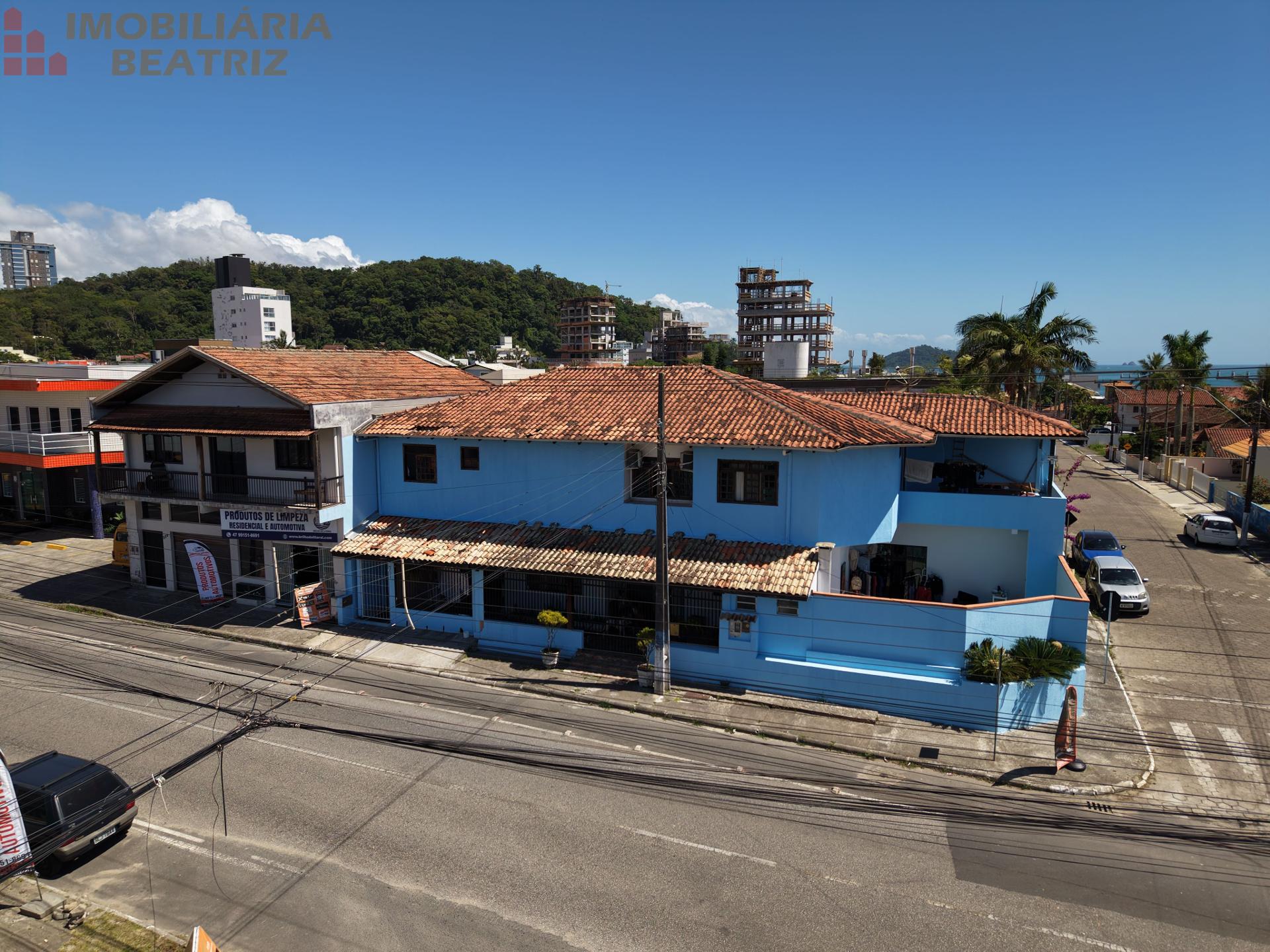 SOBRADO CENTRO DE PENHA - SC.
