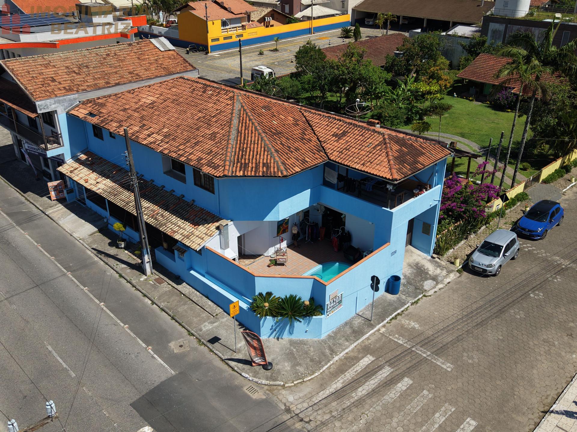 SOBRADO CENTRO DE PENHA - SC.