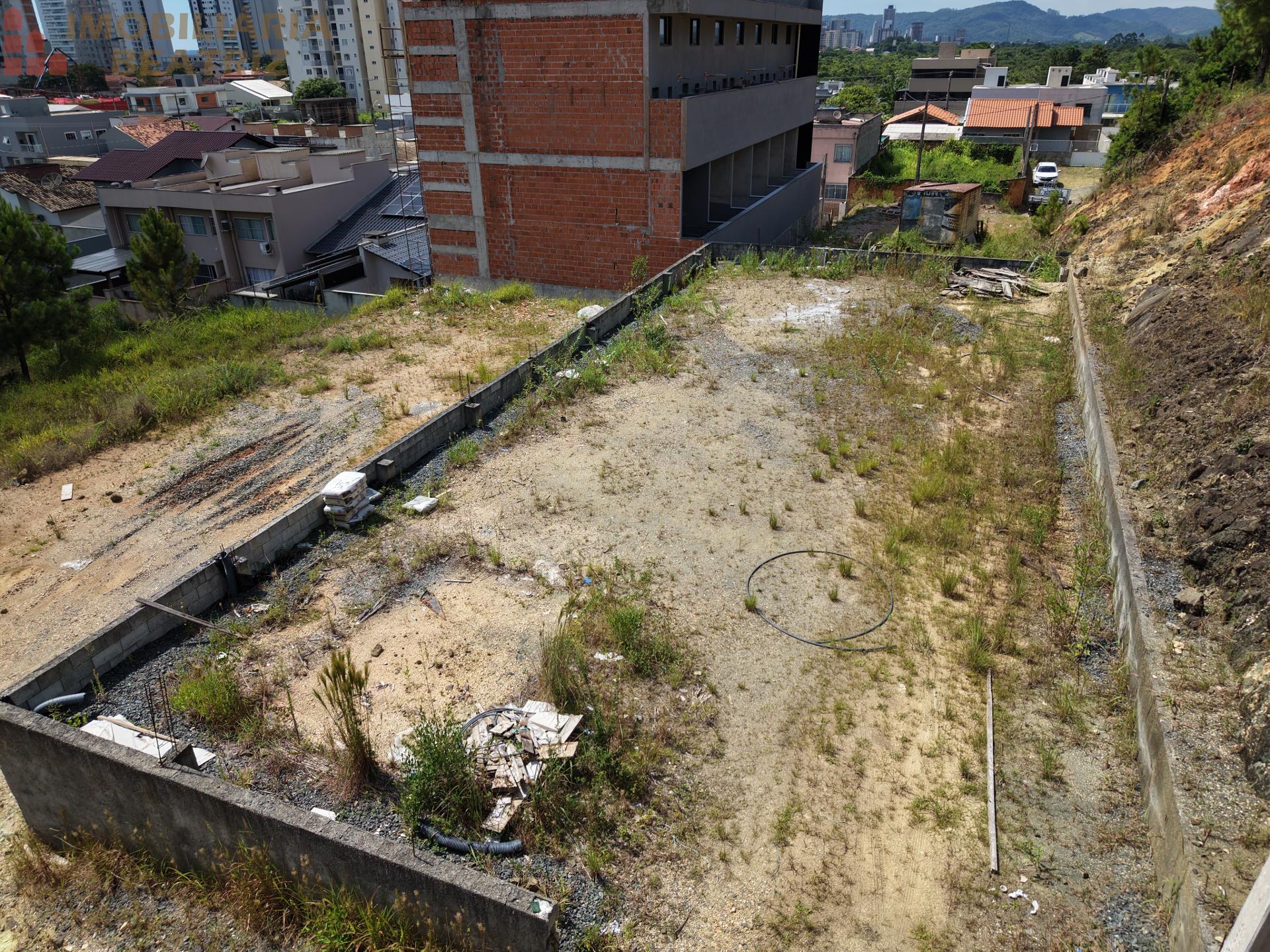 TERRENO À VENDA, BALNEARIO PICARRAS - SC