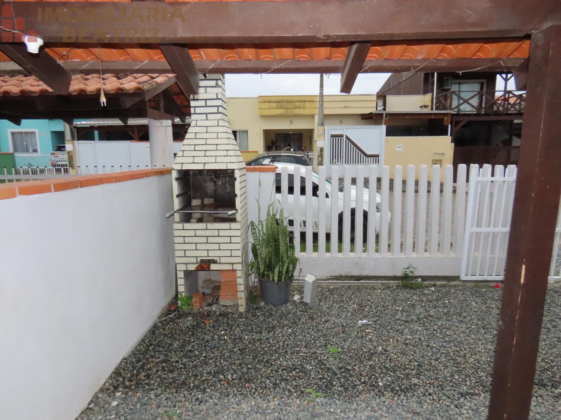 CASA PARA LOCAÇÃO NO CENTRO DE PENHA SC.