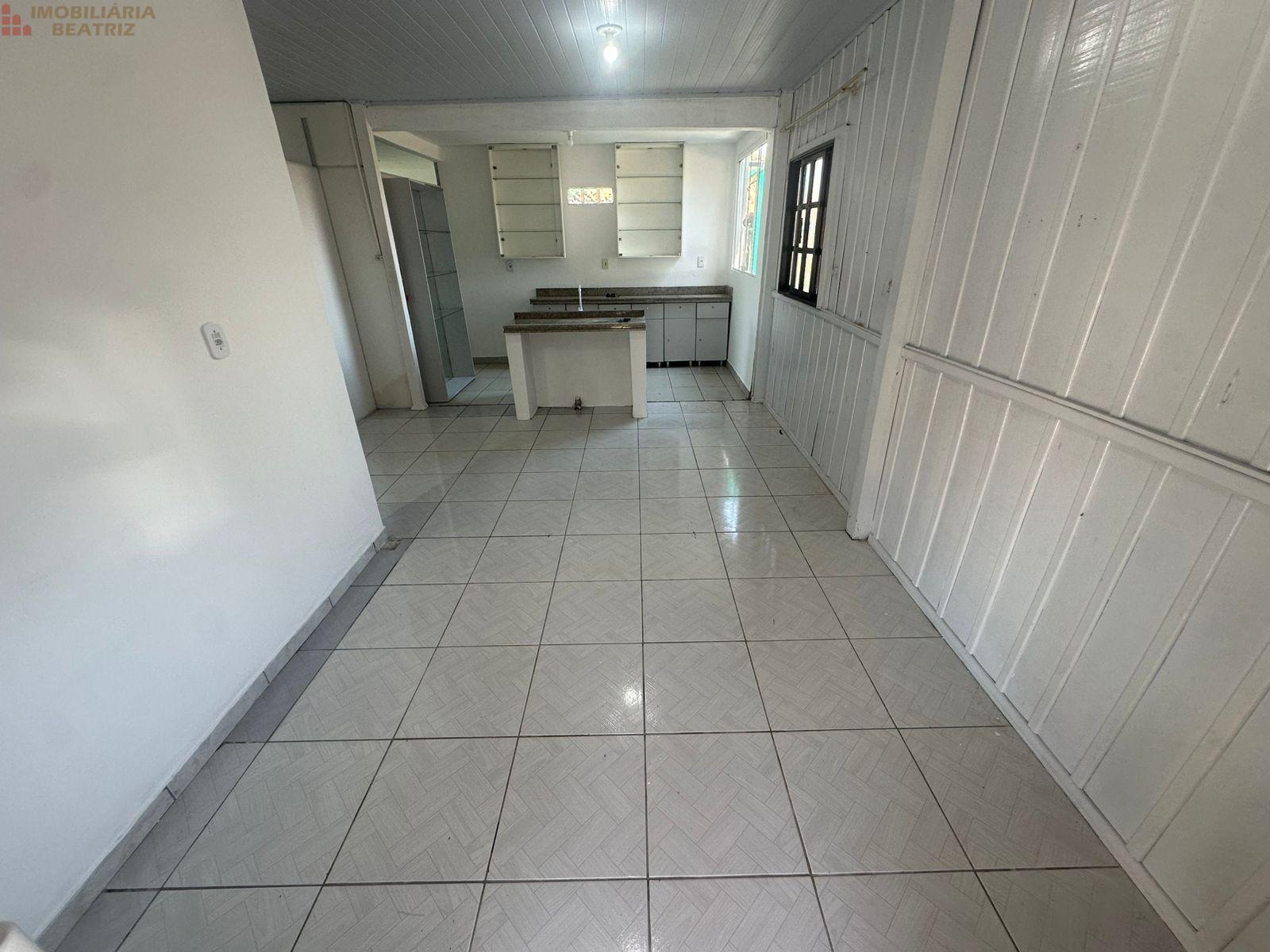 CASA PARA LOCAÇÃO NO CENTRO DE PENHA SC.