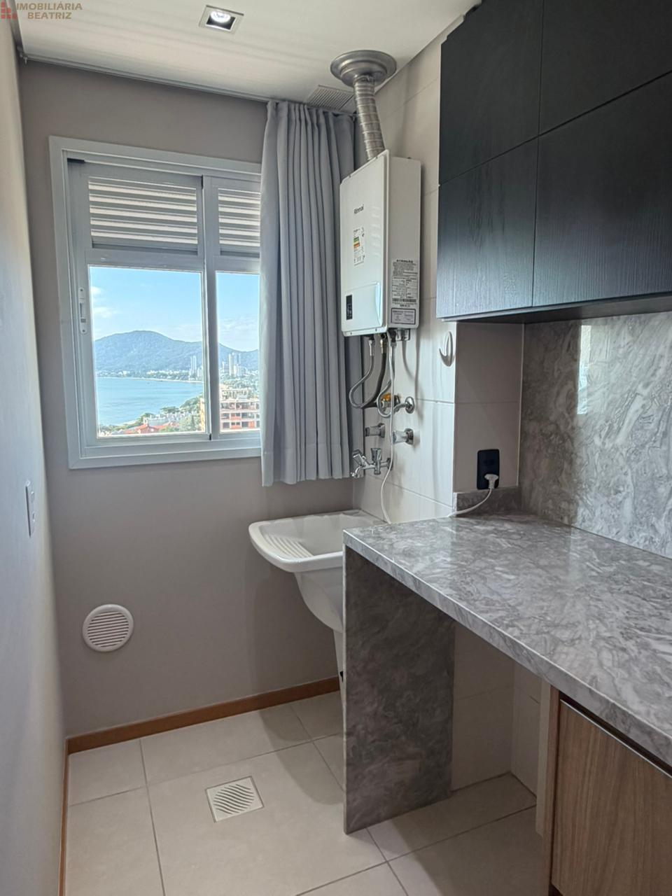 Apartamento no Centro de Penha no Residencial Velutti com vist...