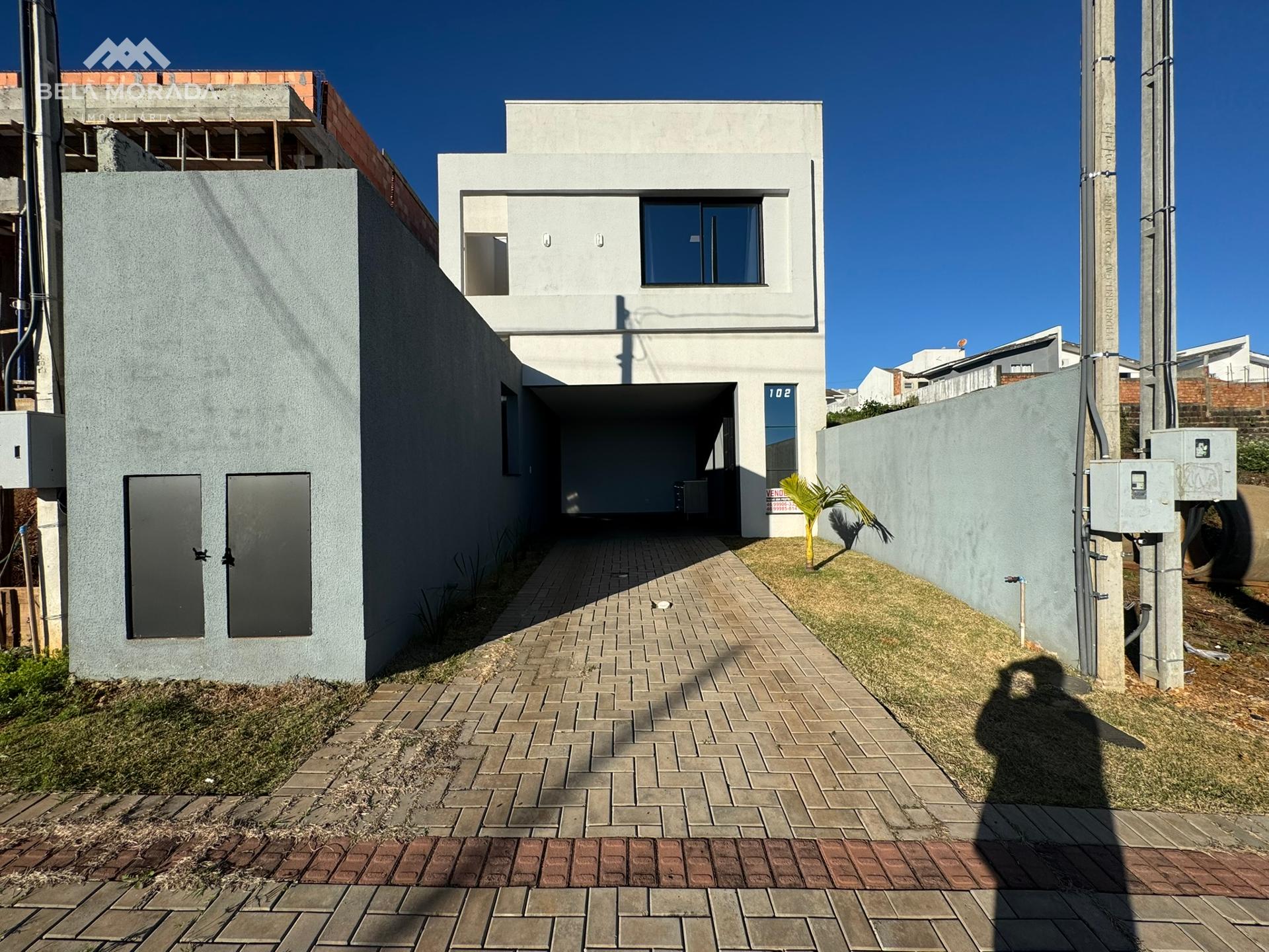CASA A VENDA NO BAIRRO FRARON - 117 M² DE AREA CONSTRUIDA