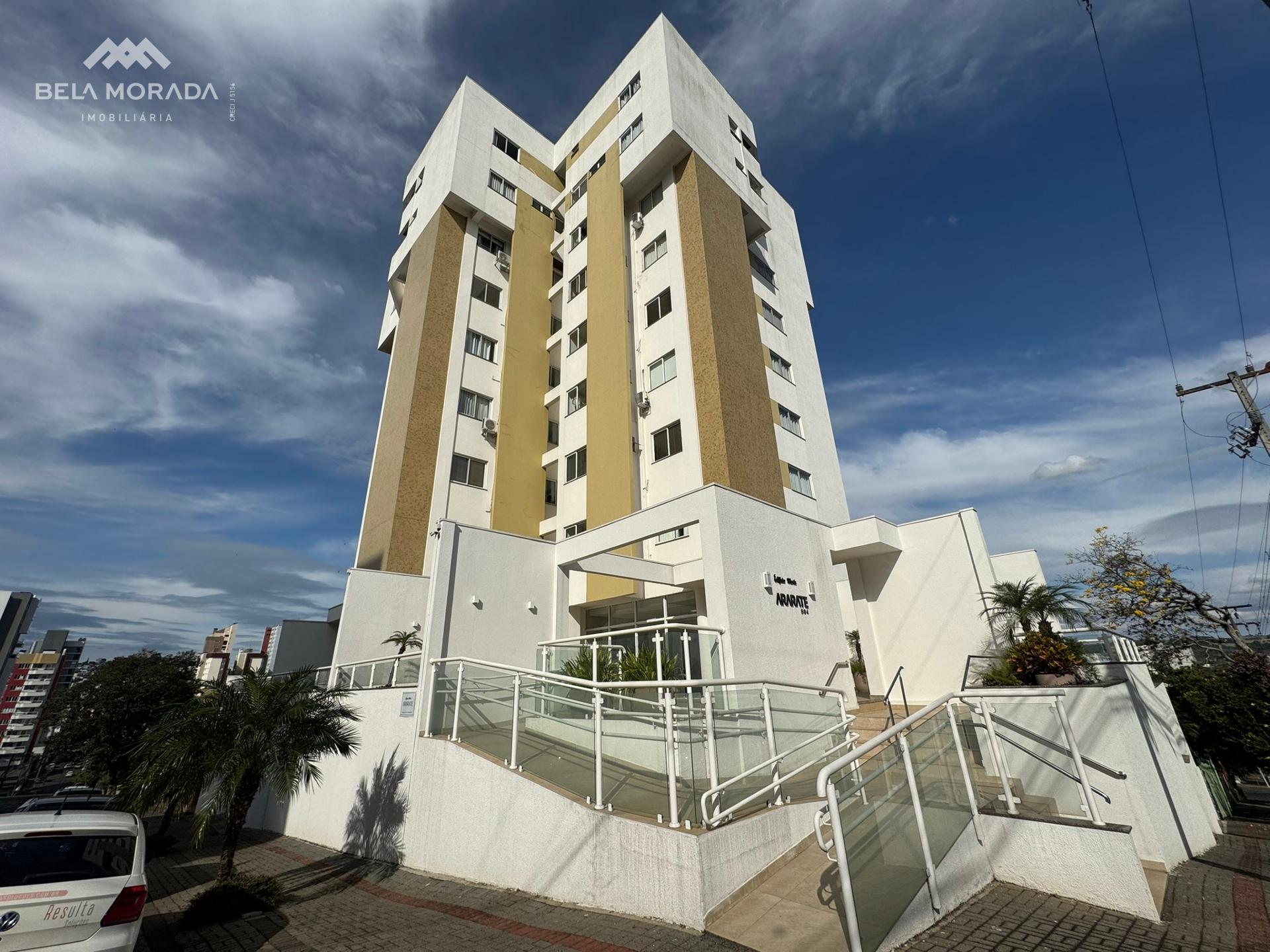 APARTAMENTO DUPLEX SEMIMOBILIADO PARA LOCAÇAÕ NO CENTRO DE PAT...