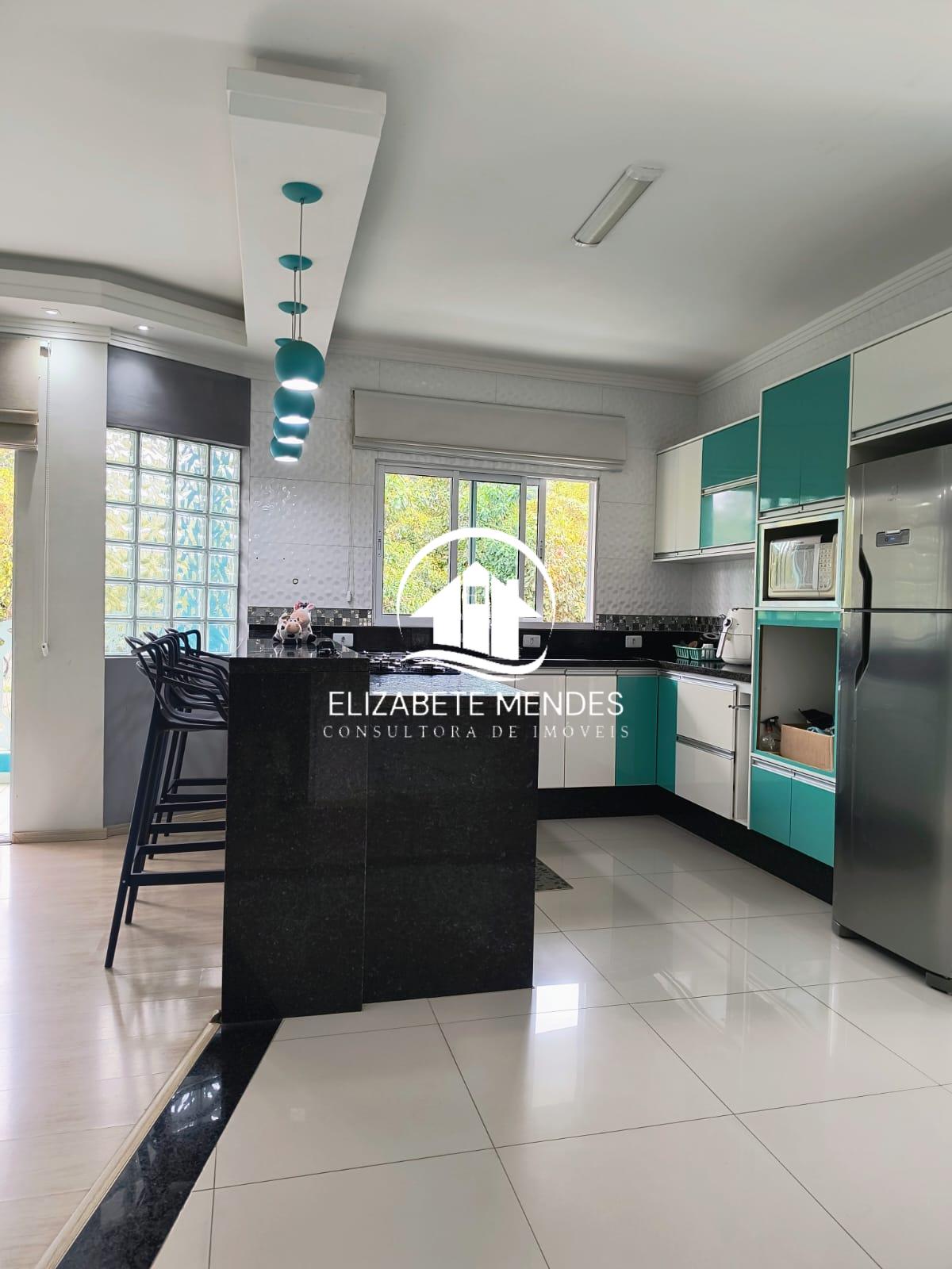 Casa à venda com 3 quartos, 300m² - Foto 4