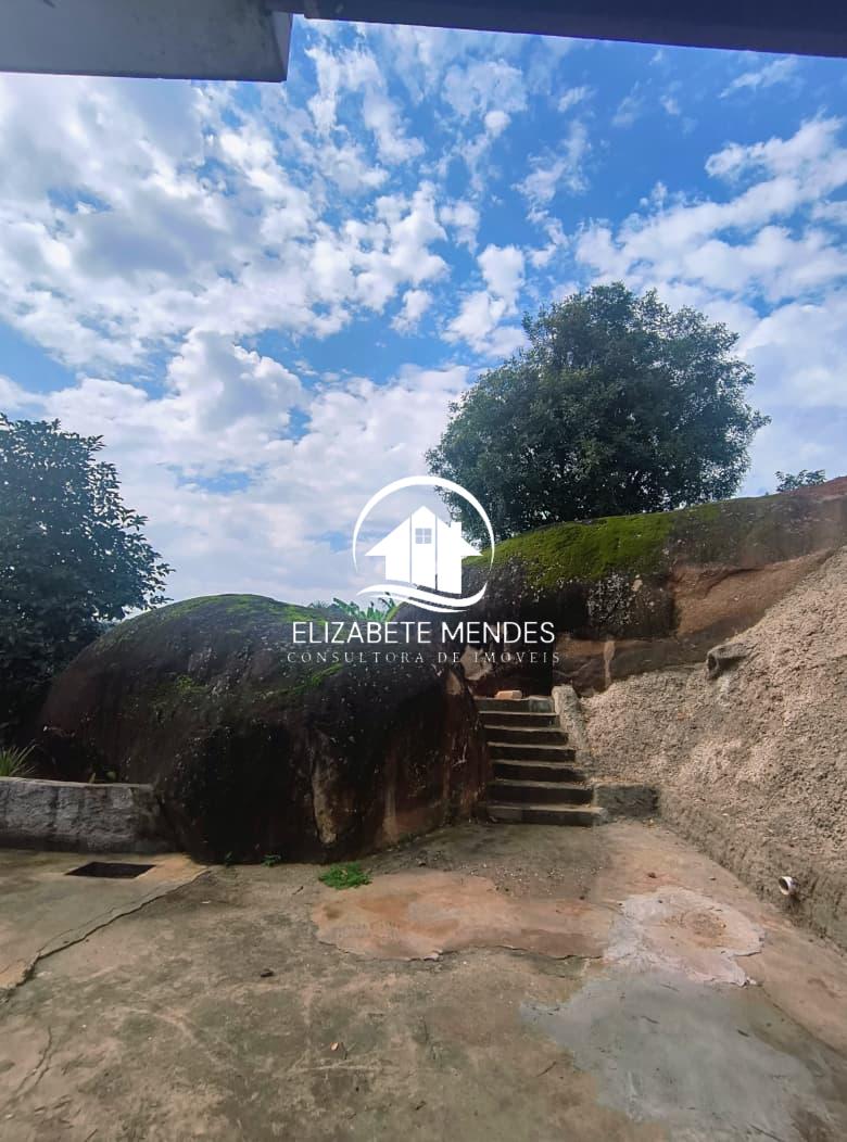 Casa à venda com 3 quartos, 300m² - Foto 25