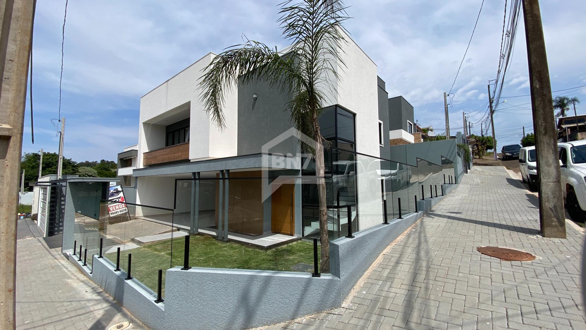 Sobrado em Fase Final  Conforto e Praticidade para Sua Família 