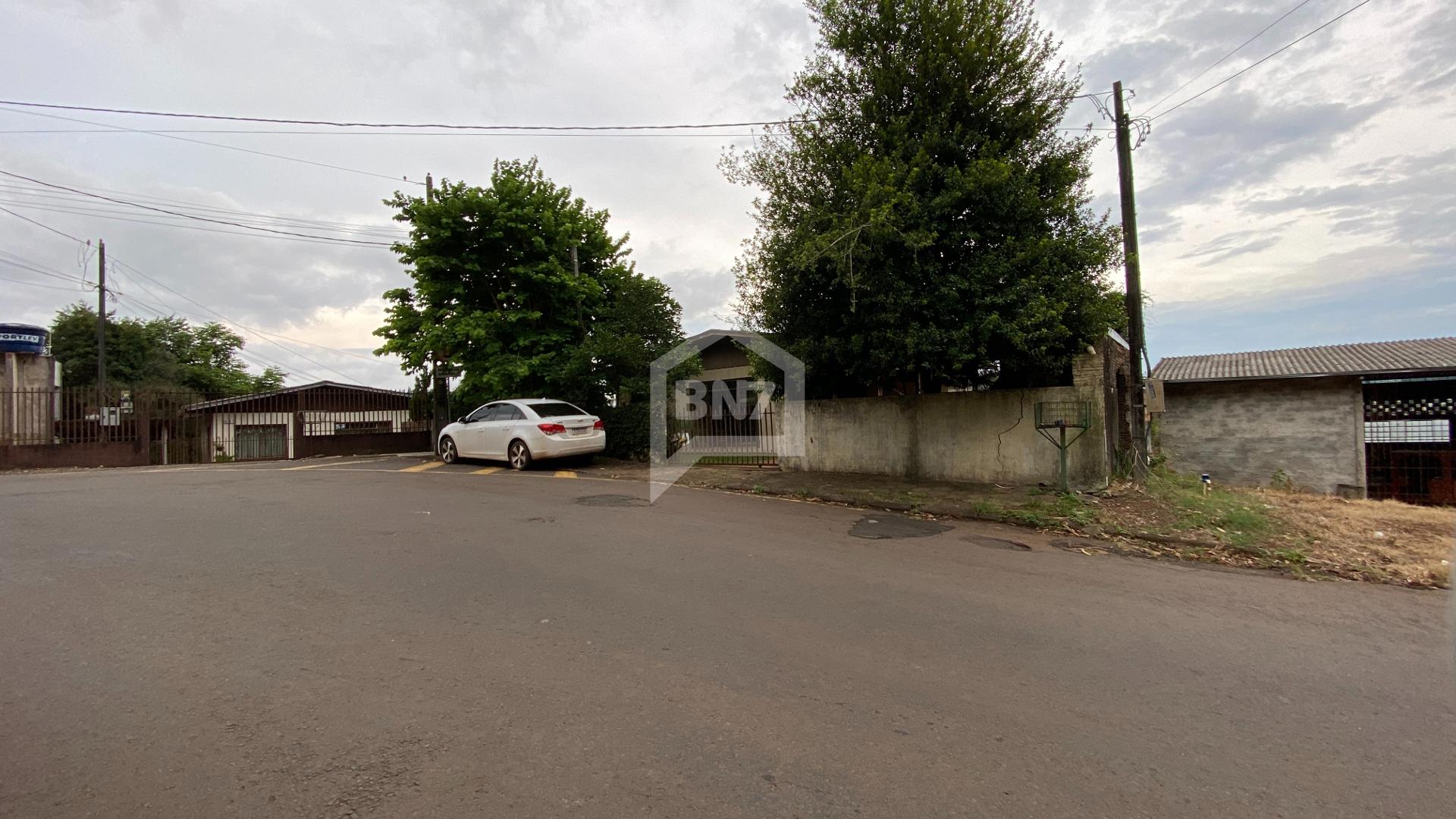 Terreno com 2 Casas no Bairro Guanabara, FRANCISCO BELTRAO - PR