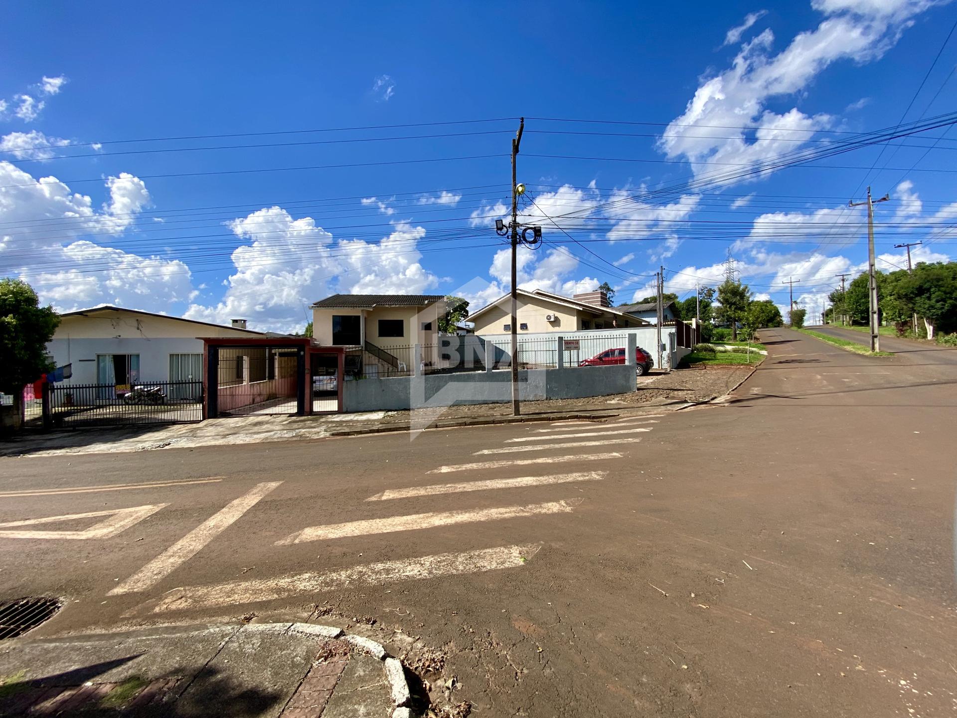Casa de esquina à venda, Pinheirinho, FRANCISCO BELTRAO - PR