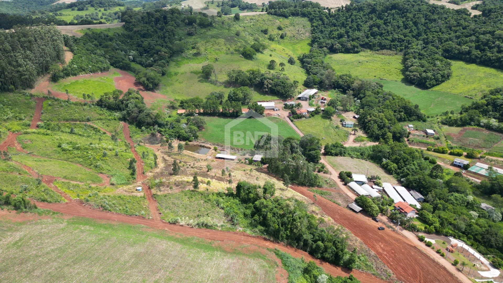 Área à Venda 22.815,00m  no Bairro Água Branca - Francisco Bel...