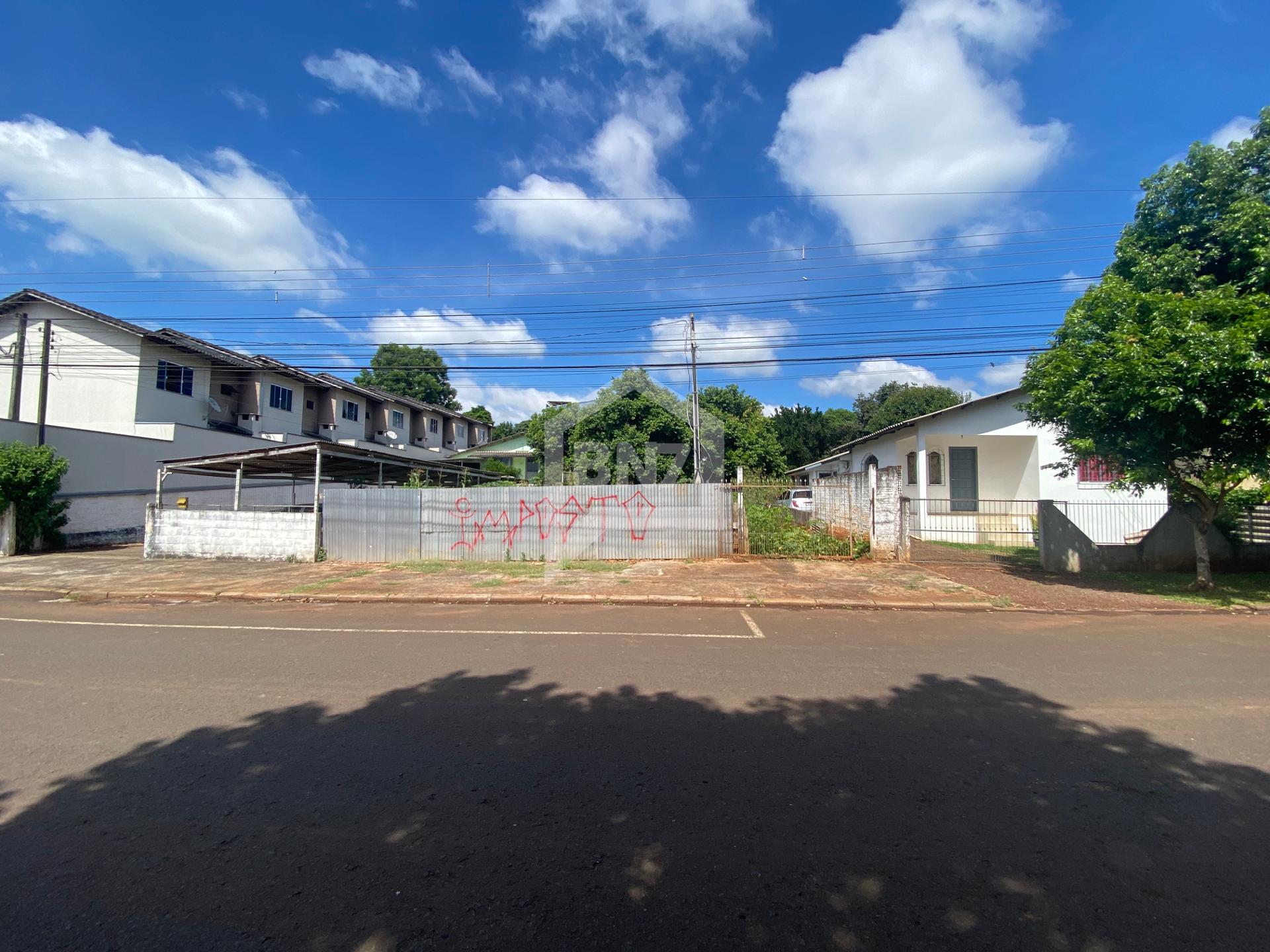 Terreno Amplo e Bem Localizado no Bairro Alvorada  Uma Excele...