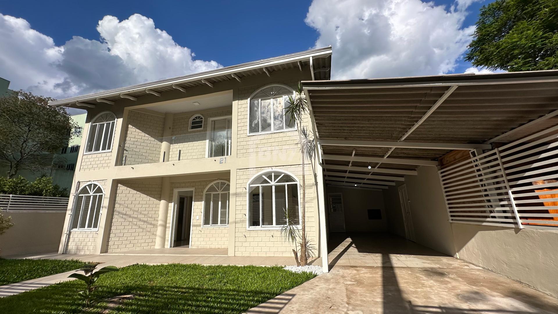 Casa em final de rua com ?rea verde ? conforto e privacidade t...