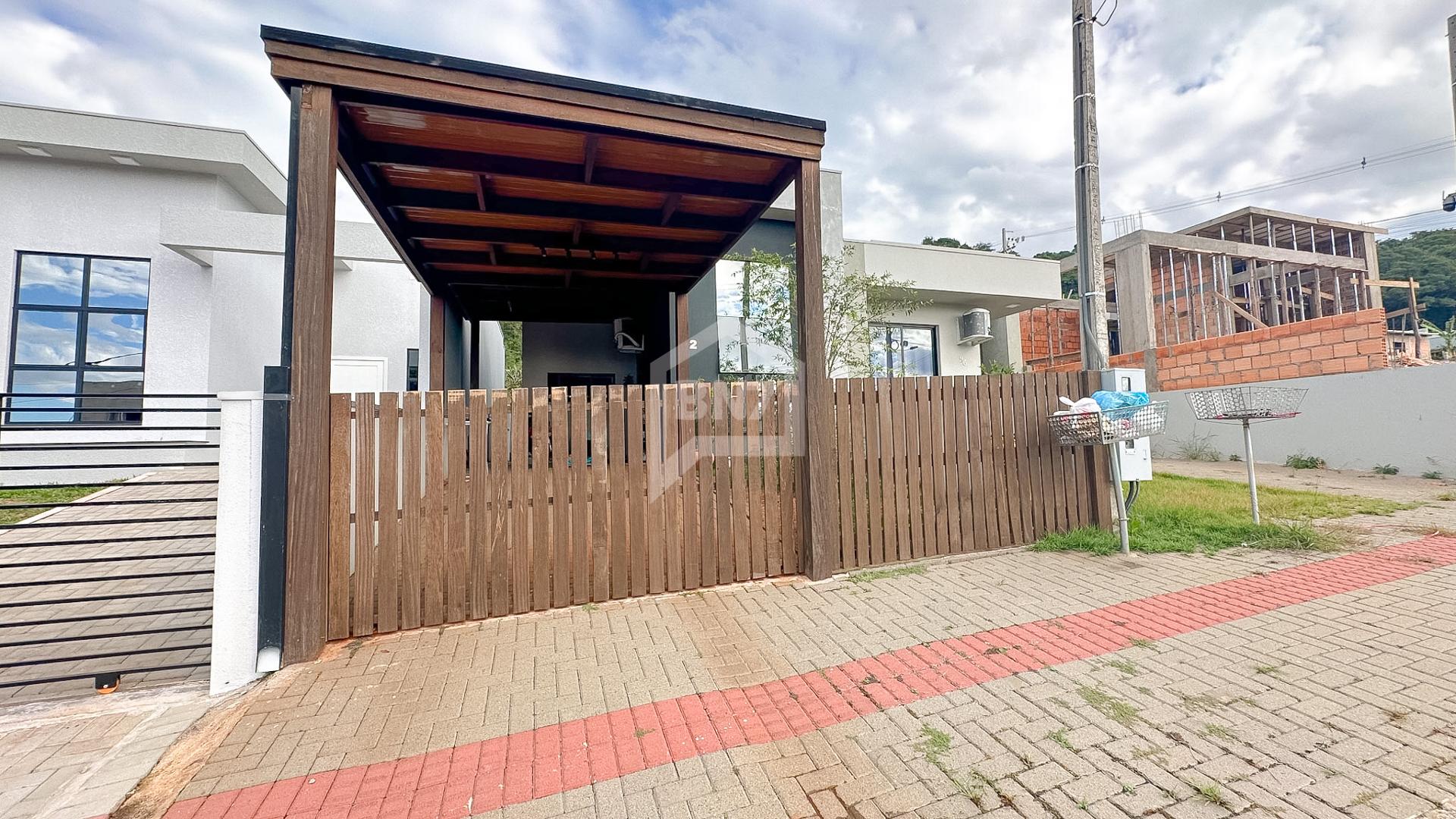 Casa com Piscina e Churrasqueira - 2 Quartos - Bairro Marab? -...