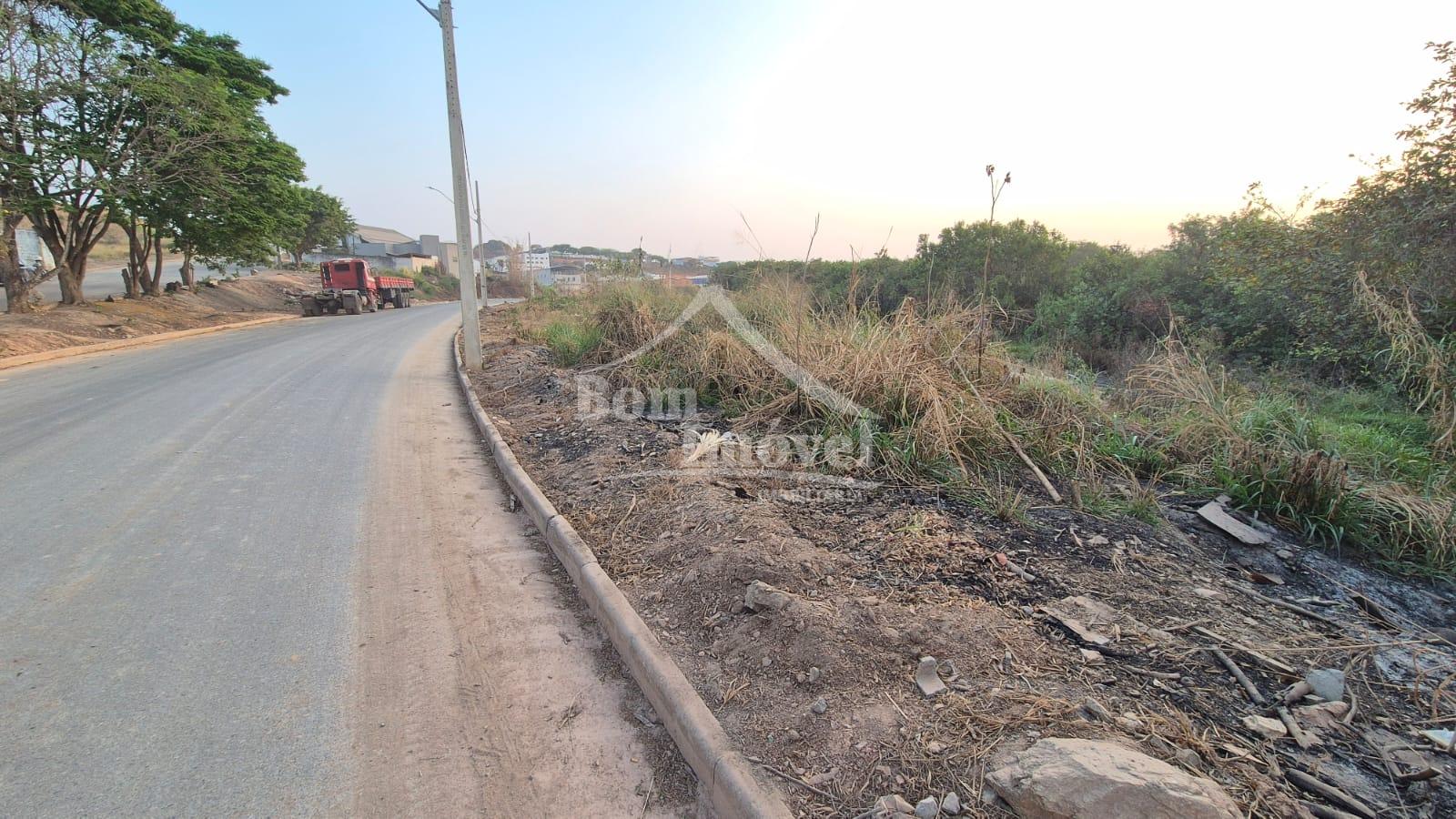 Lote comercial com 288,87 metros localizado no bairro Jardim E...