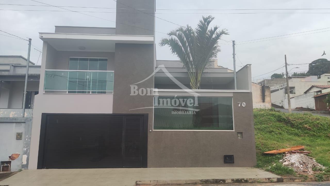 Casa à venda de 3 dormitórios no Bairro Bela Vista em Campo Be...